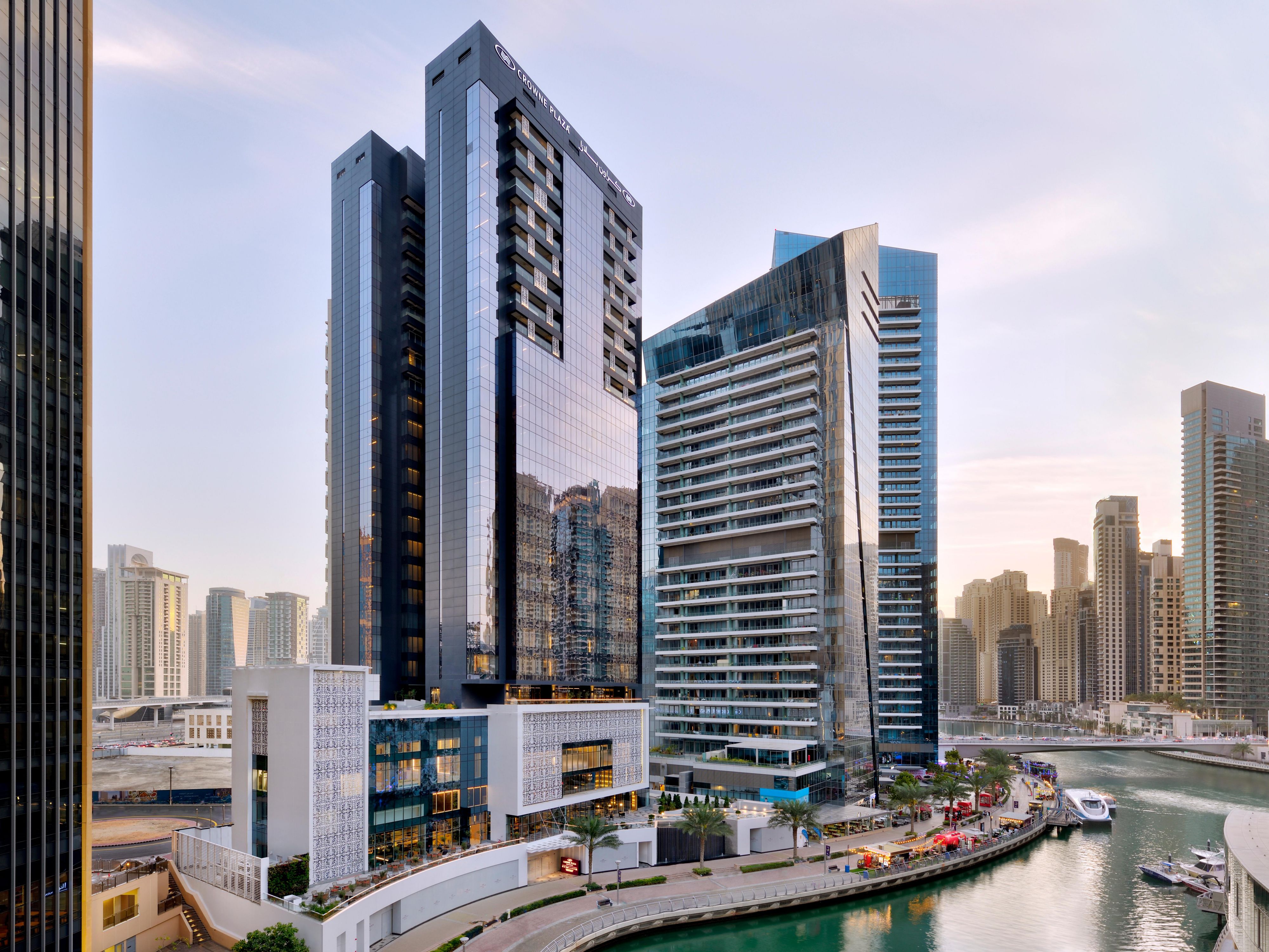Luxury hotel in the heart of Dubai Marina