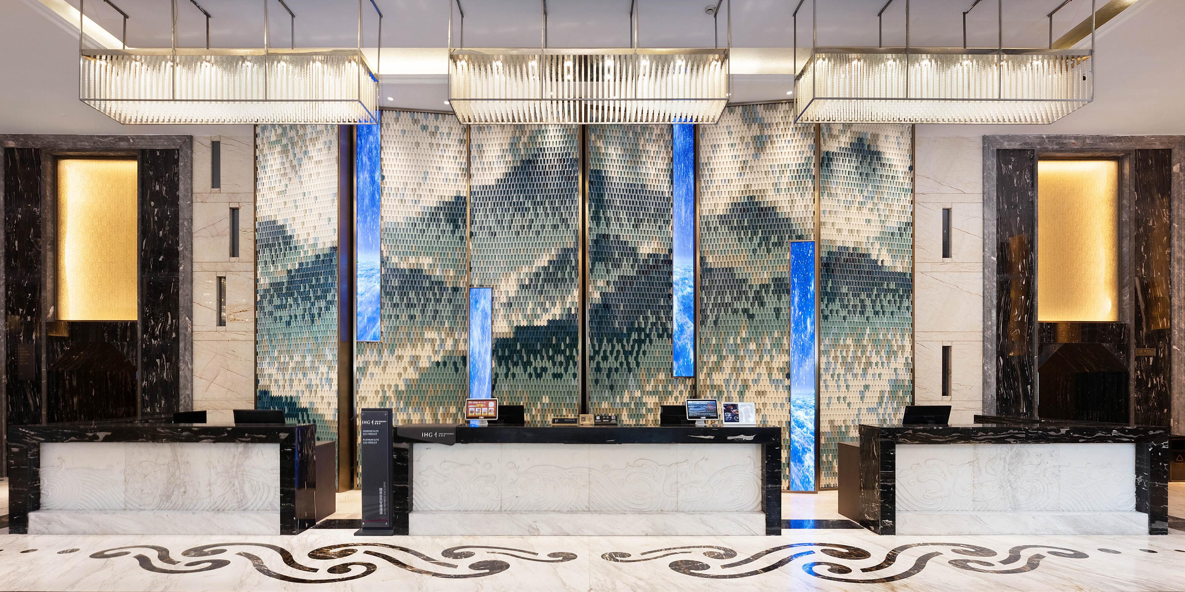 $hotelInfo.mediaDetails.welcomePhotos.primaryPhoto.caption}