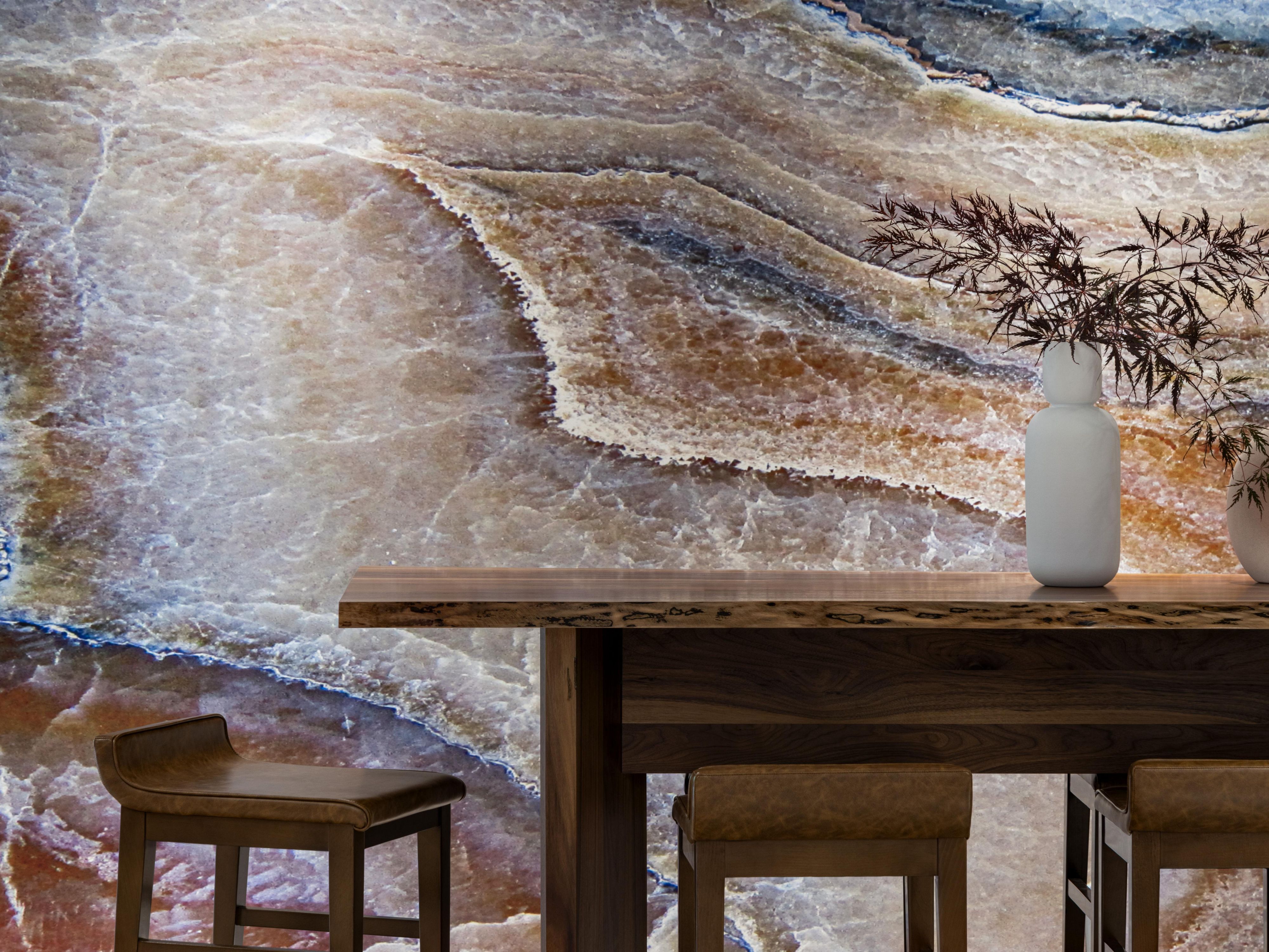 Plaza Workspace is expertly designed to seamlessly merge productivity and creativity, providing the ideal environment for solo work sessions or collaborative team huddles.