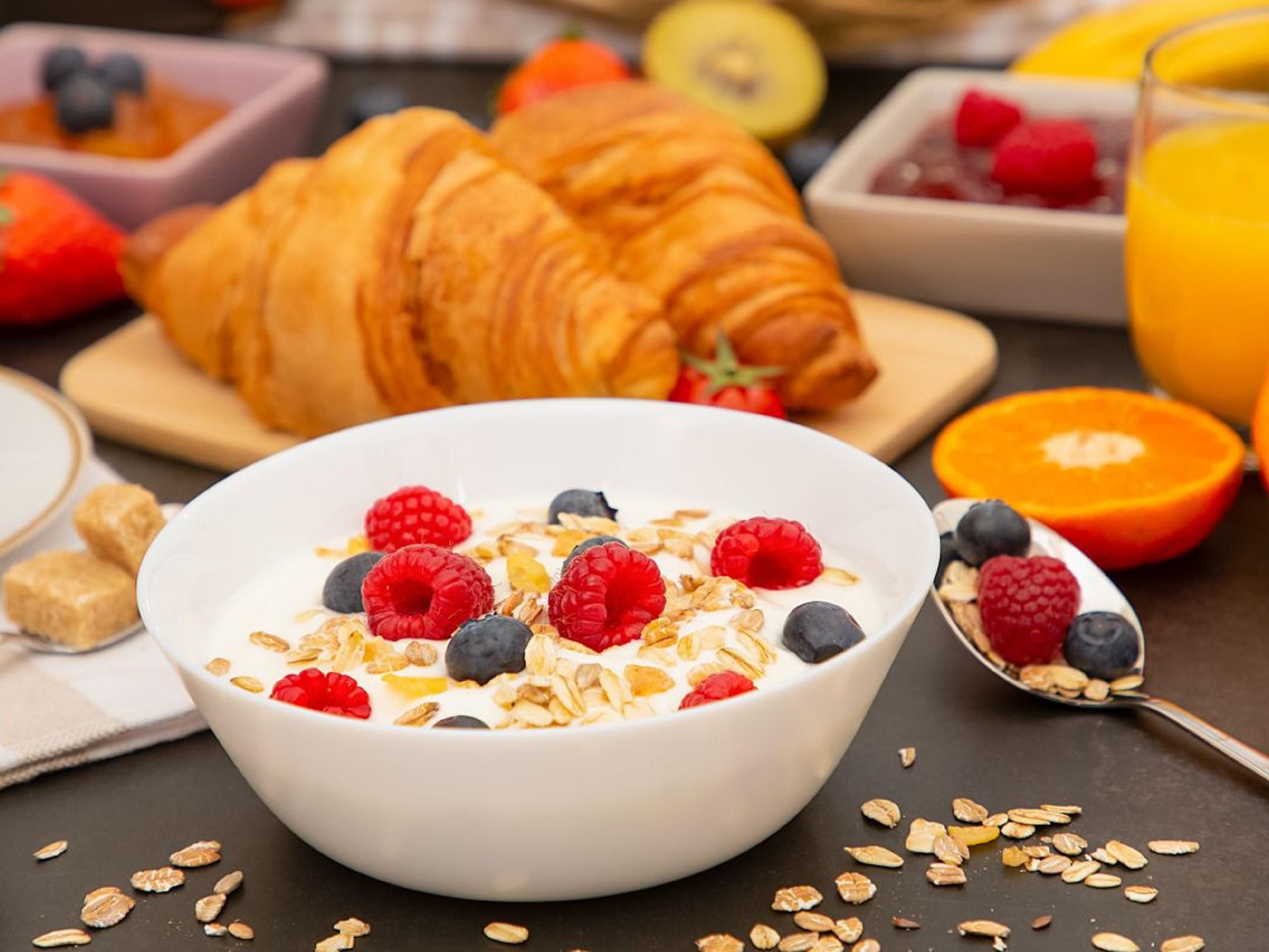 Kickstart your morning with a mouthwatering and energizing breakfast buffet, offering a diverse selection of fresh, locally sourced ingredients at our restaurant. Indulge in a wide range of breakfast favorites, from fluffy pancakes and scrambled eggs to seasonal fruits, artisanal breads, and freshly brewed coffee.