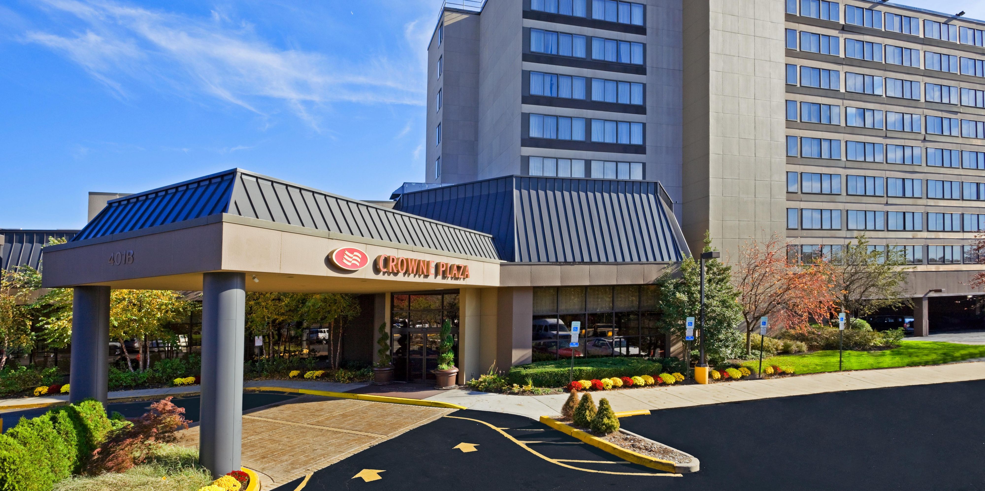 $hotelInfo.mediaDetails.welcomePhotos.primaryPhoto.caption}