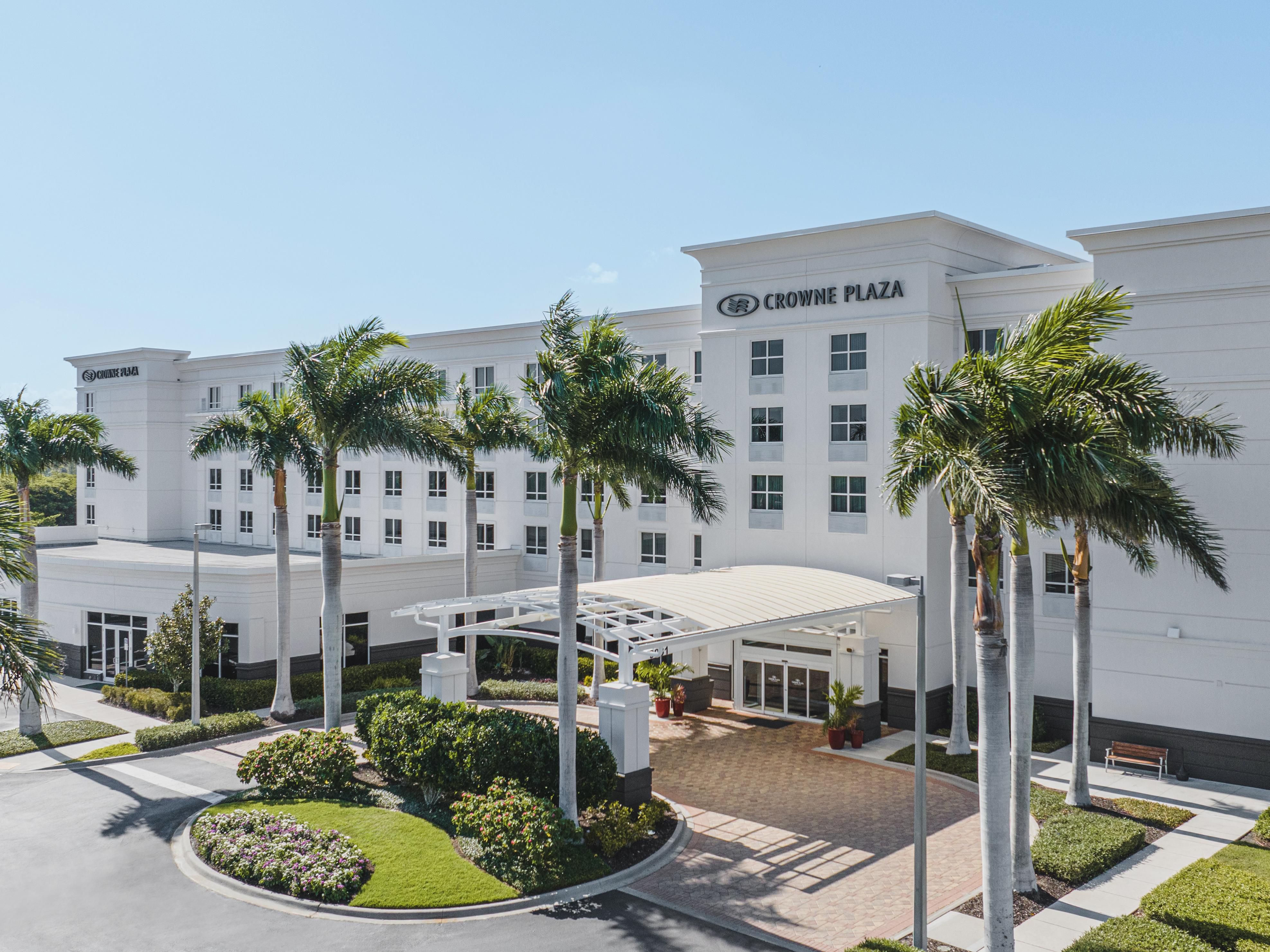 Welcome to the Crowne Plaza Ft. Myers Gulf Coast!