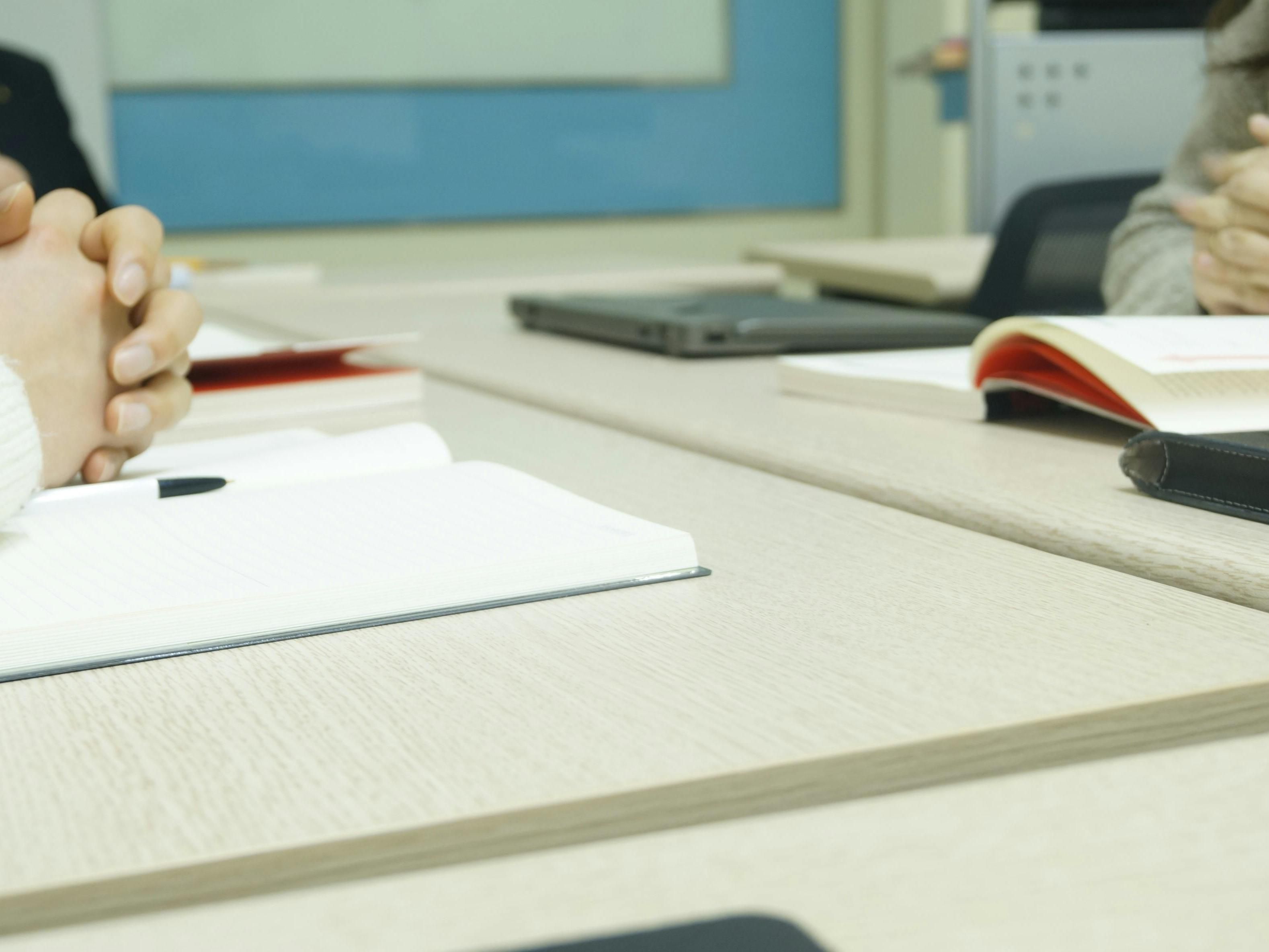 At the Crowne Plaza Frankfurt Congress Hotel, you can enjoy modern function rooms for up to 500 guests, clear design, natural light, excellent service, and a prime location with good connections to the airport and central train station. It is ideal for meetings, conferences, and events in Frankfurt. All information is available for download here.