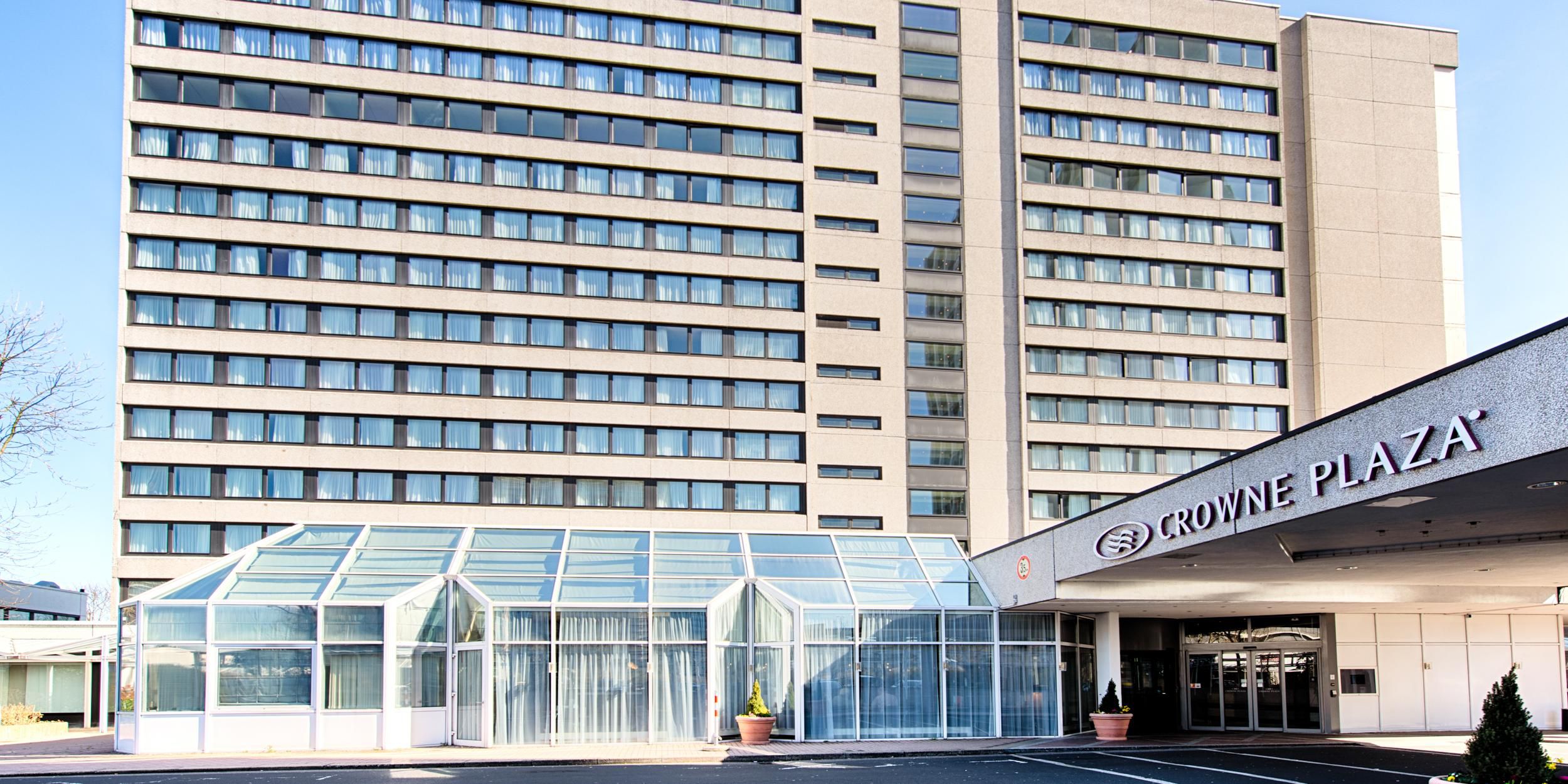 $hotelInfo.mediaDetails.welcomePhotos.primaryPhoto.caption}