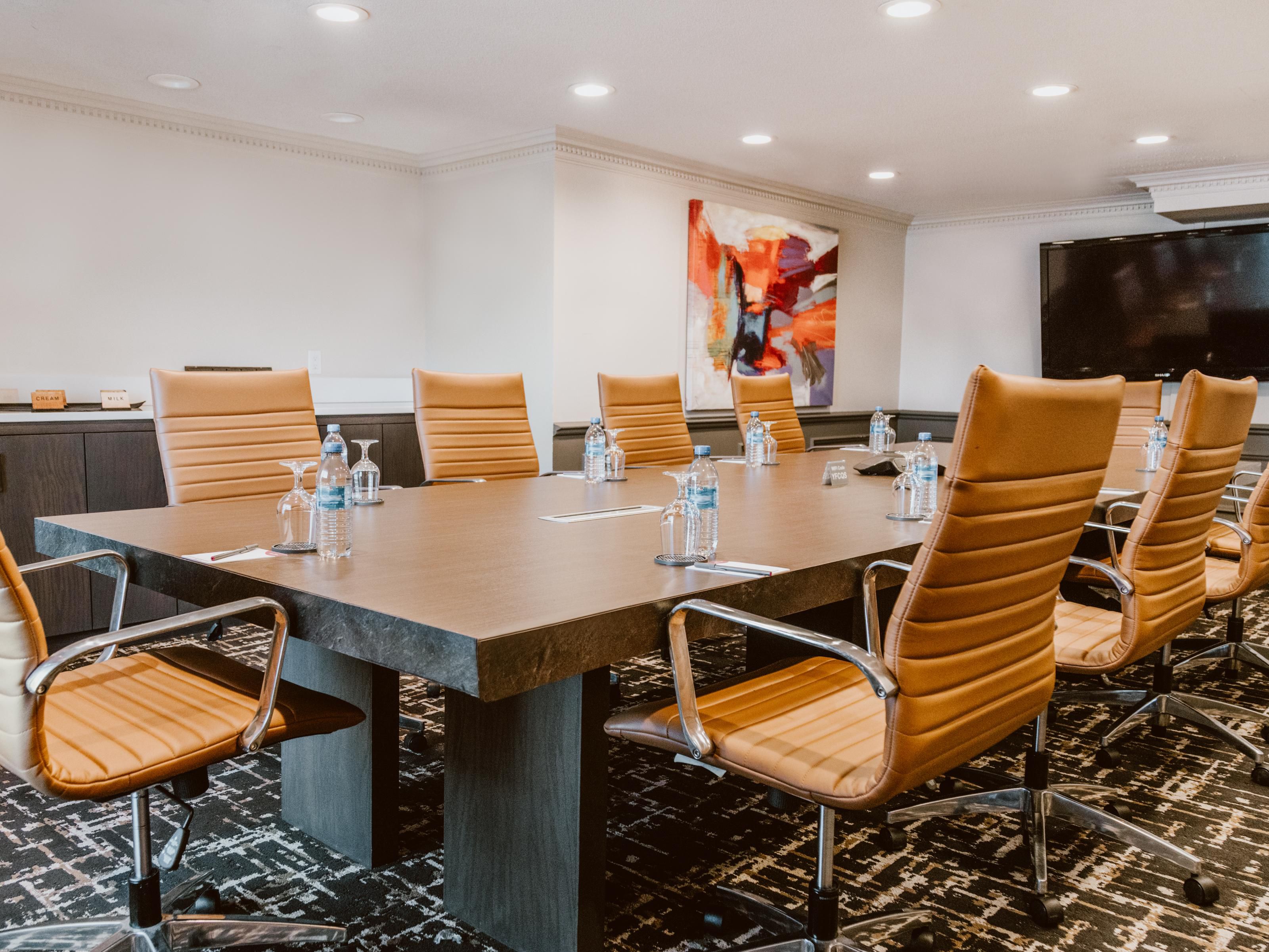 From elegant weddings to productive meetings, our flexible spaces are ideal for any occasion. With tailored catering and a variety of room sizes, we accommodate events of all types in downtown Fredericton.