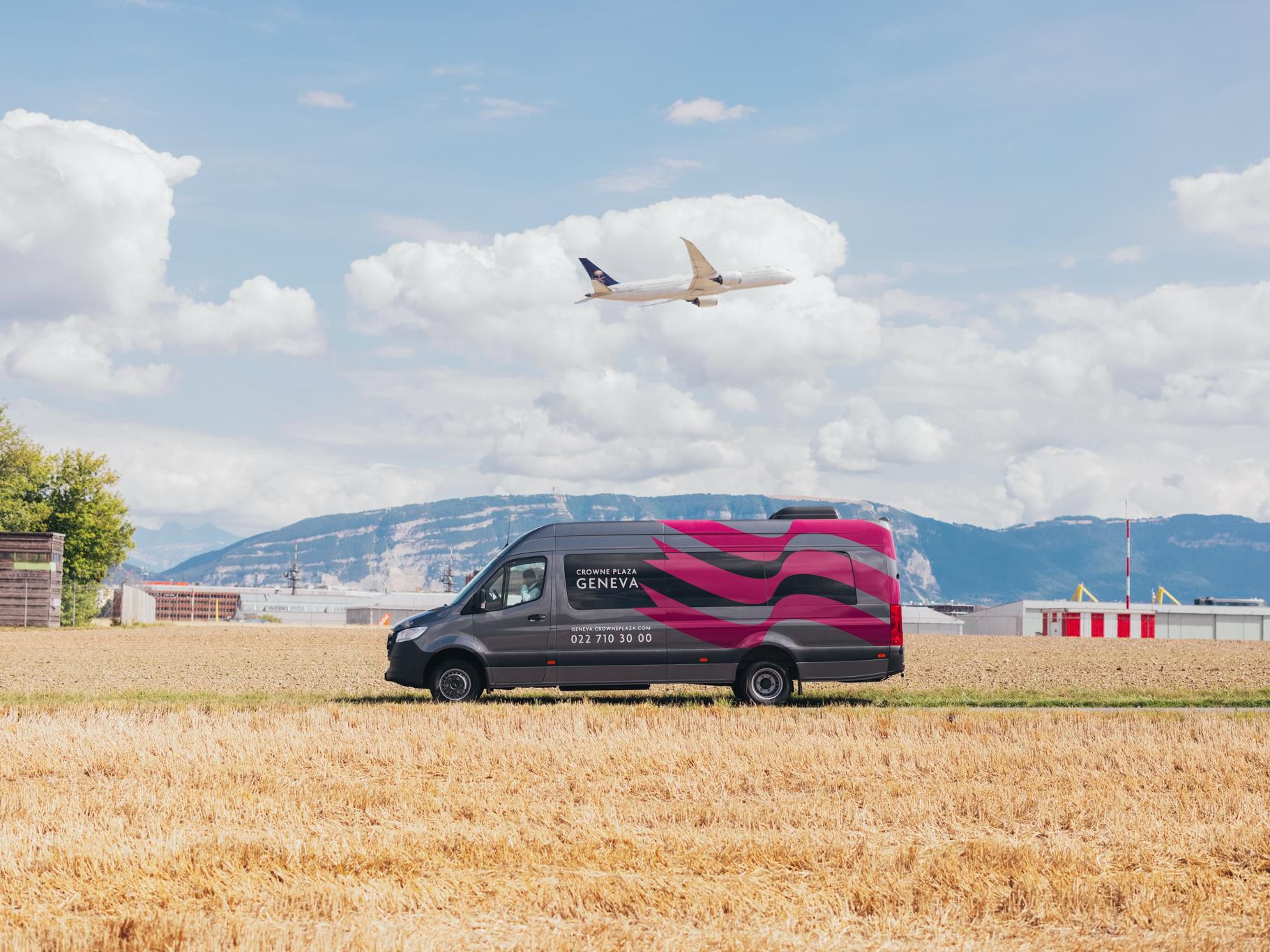 Enjoy our complimentary airport shuttle service, with seamless transportation to and from Geneva airport. Buses run every 20 minutes from 4:40 AM to 11:40 PM. The pickup point is located at Gate 3, behind the taxi stand at the exit of the arrival gate. No reservation is required. It’s just one more way we enhance your stay at Crowne Plaza Geneva.