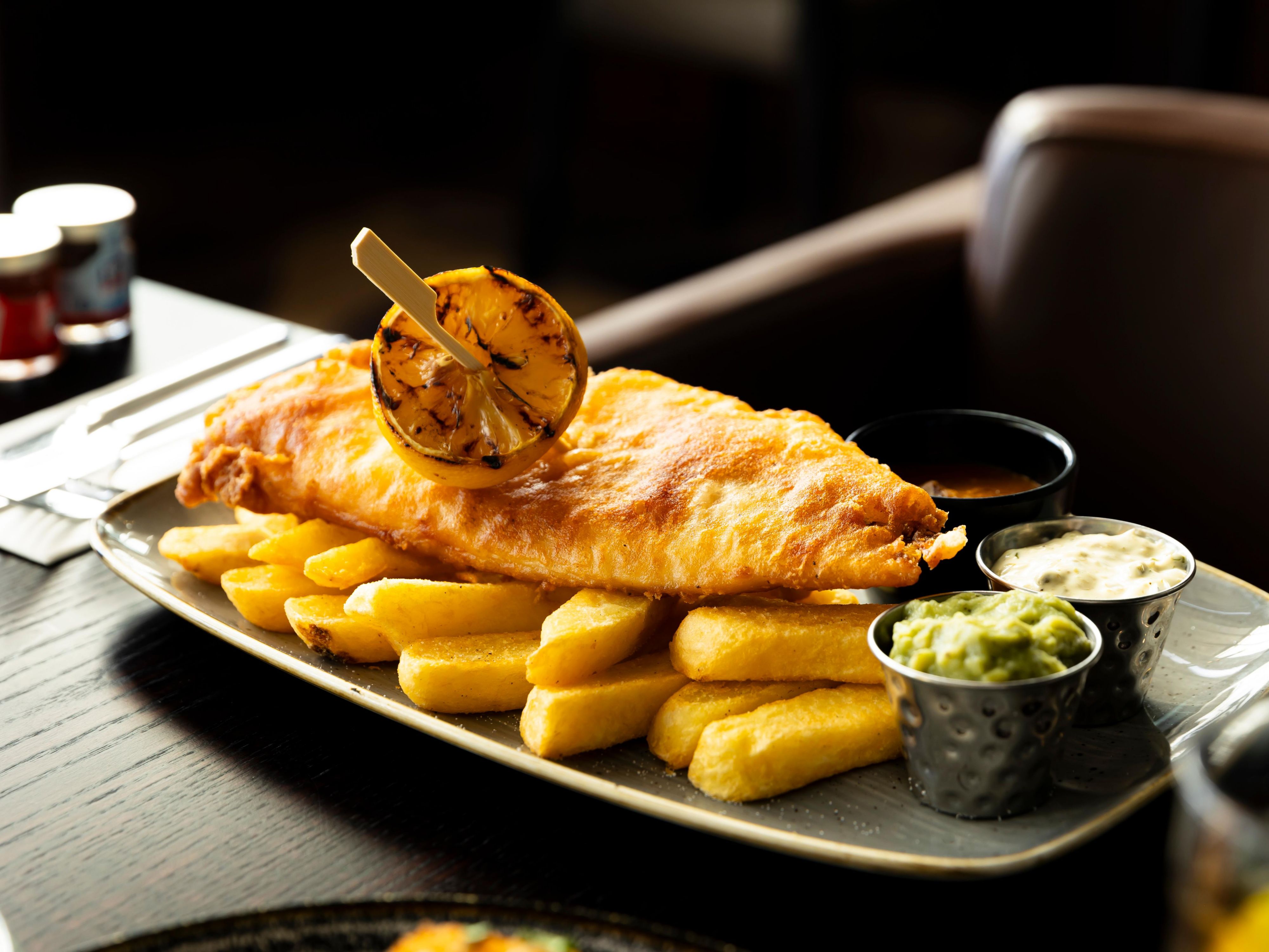 Whether you are a guest in the hotel or a visitor to the Finnieston area, come and join us in the Mariner Bar and Lounge for afternoon tea or a beer and wine in the evening. Sit and people watch or take a seat overlooking the River Clyde in our relaxed bar and lounge area. Why not grab a bite to eat from our bar menu while you're here.