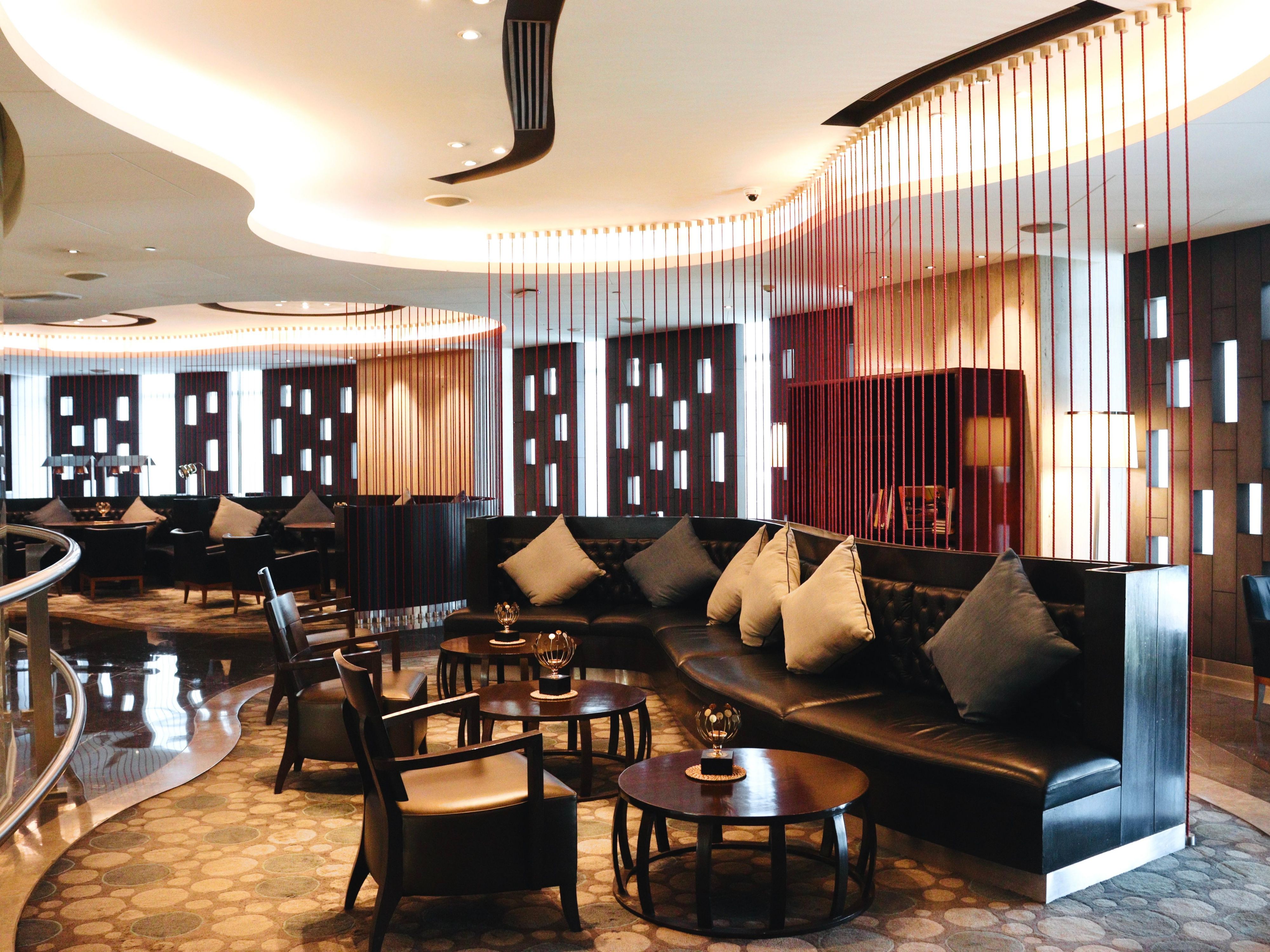 The Club Lounge, situated in the lobby, is a dedicated area exclusively for guests staying in Club access rooms or holding an IHG1 Rewards Club annual lounge membership. The lounge offers breakfast, hi tea and complimentary evening cocktails at scheduled times. 