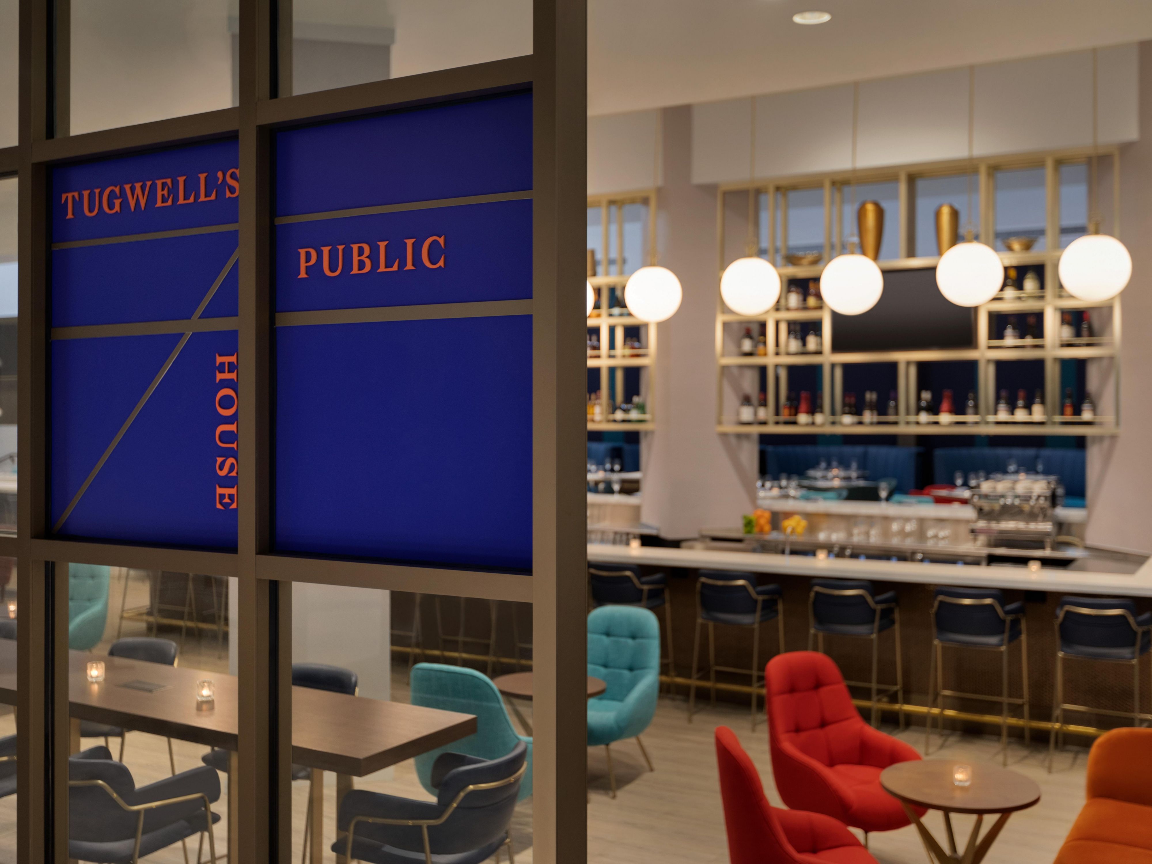 Access our fully equipped business center, available around the clock to meet your professional needs. 