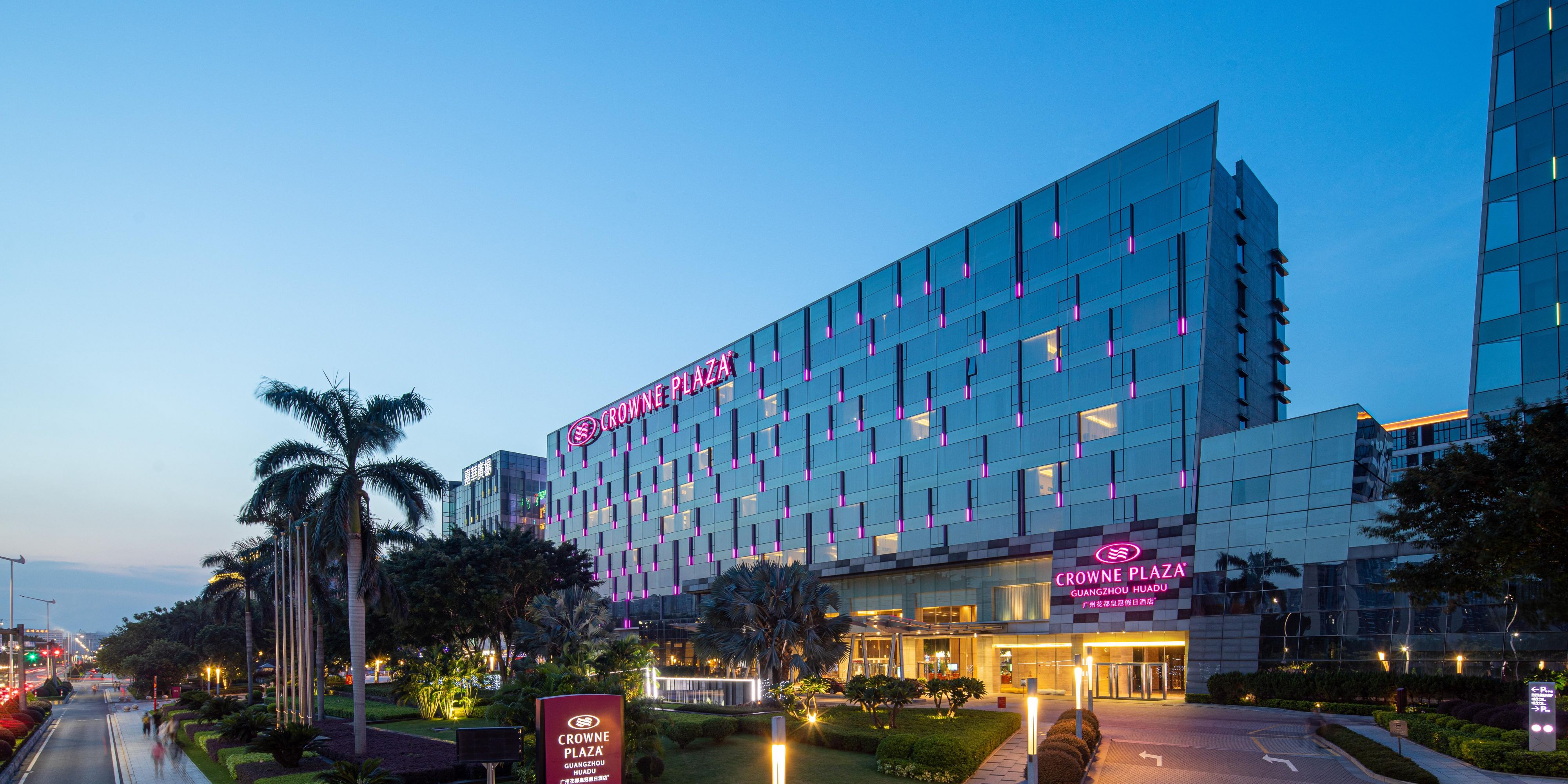 $hotelInfo.mediaDetails.welcomePhotos.primaryPhoto.caption}