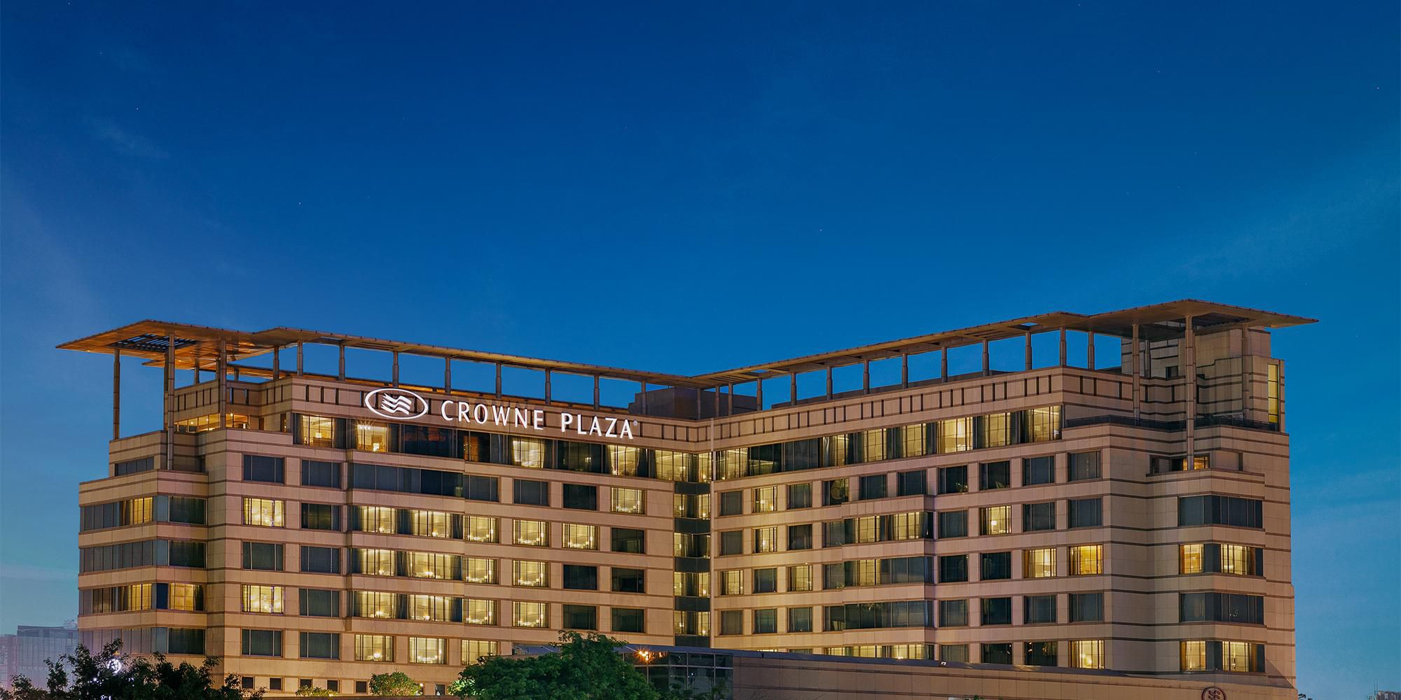 $hotelInfo.mediaDetails.welcomePhotos.primaryPhoto.caption}