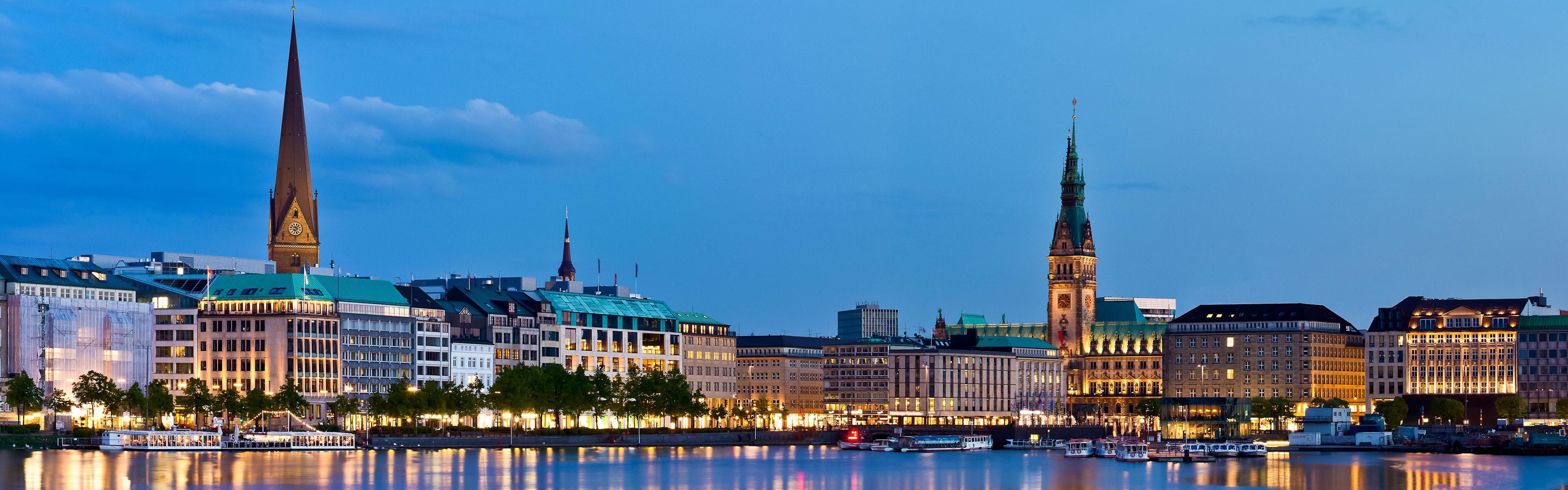 Go on a discovery tour in Hamburg