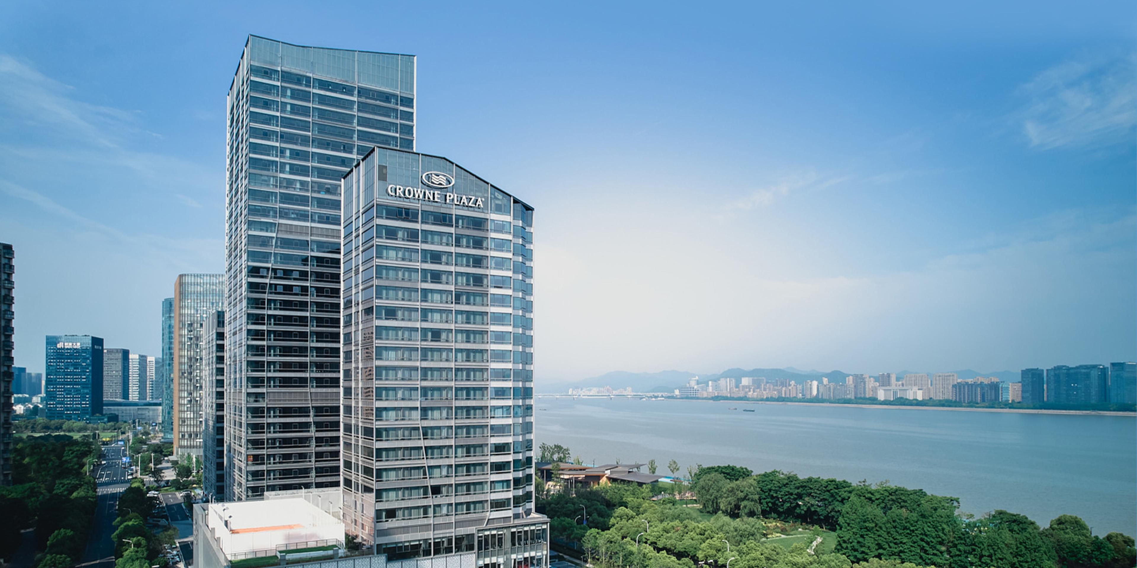 $hotelInfo.mediaDetails.welcomePhotos.primaryPhoto.caption}