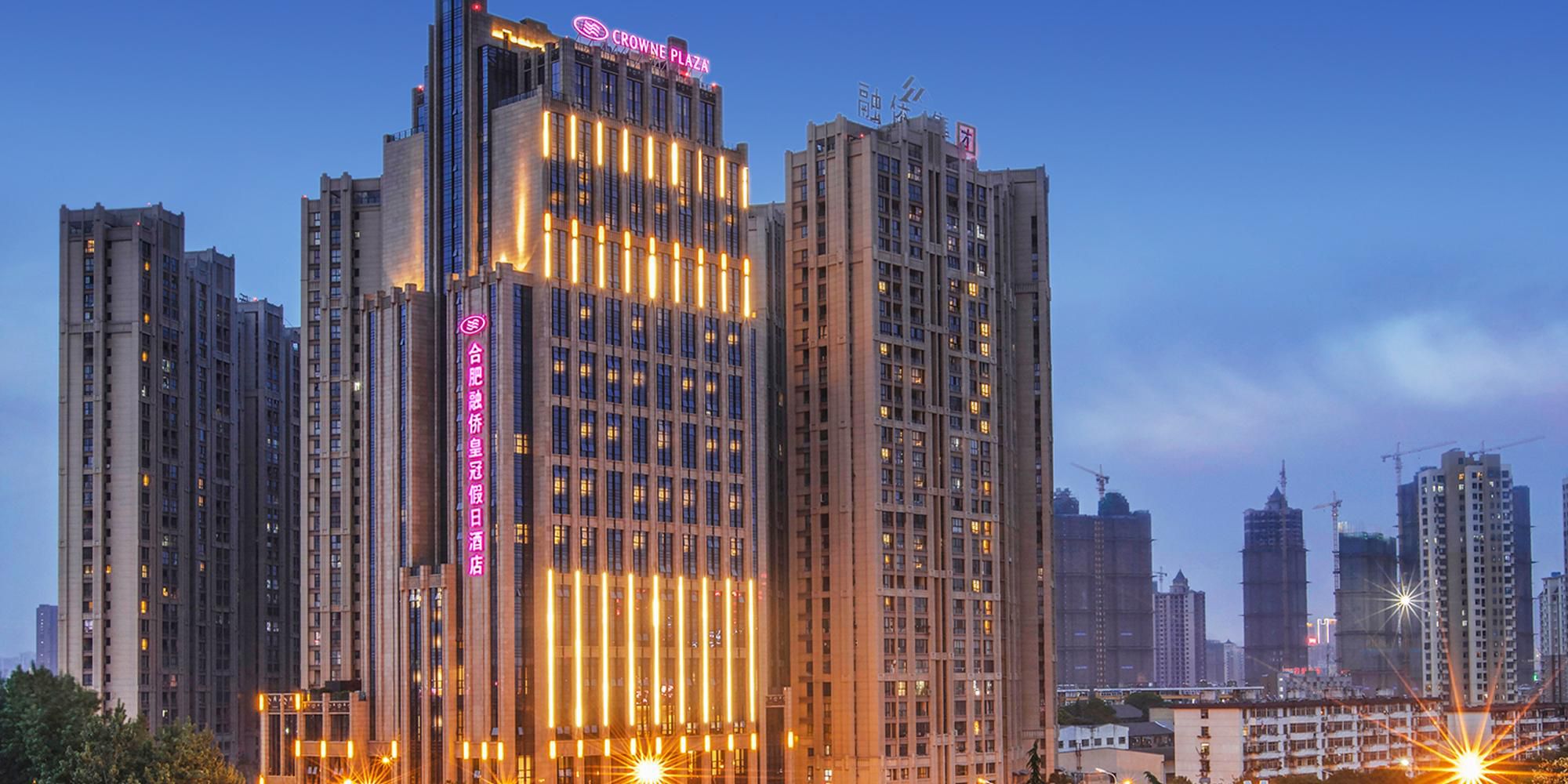 $hotelInfo.mediaDetails.welcomePhotos.primaryPhoto.caption}