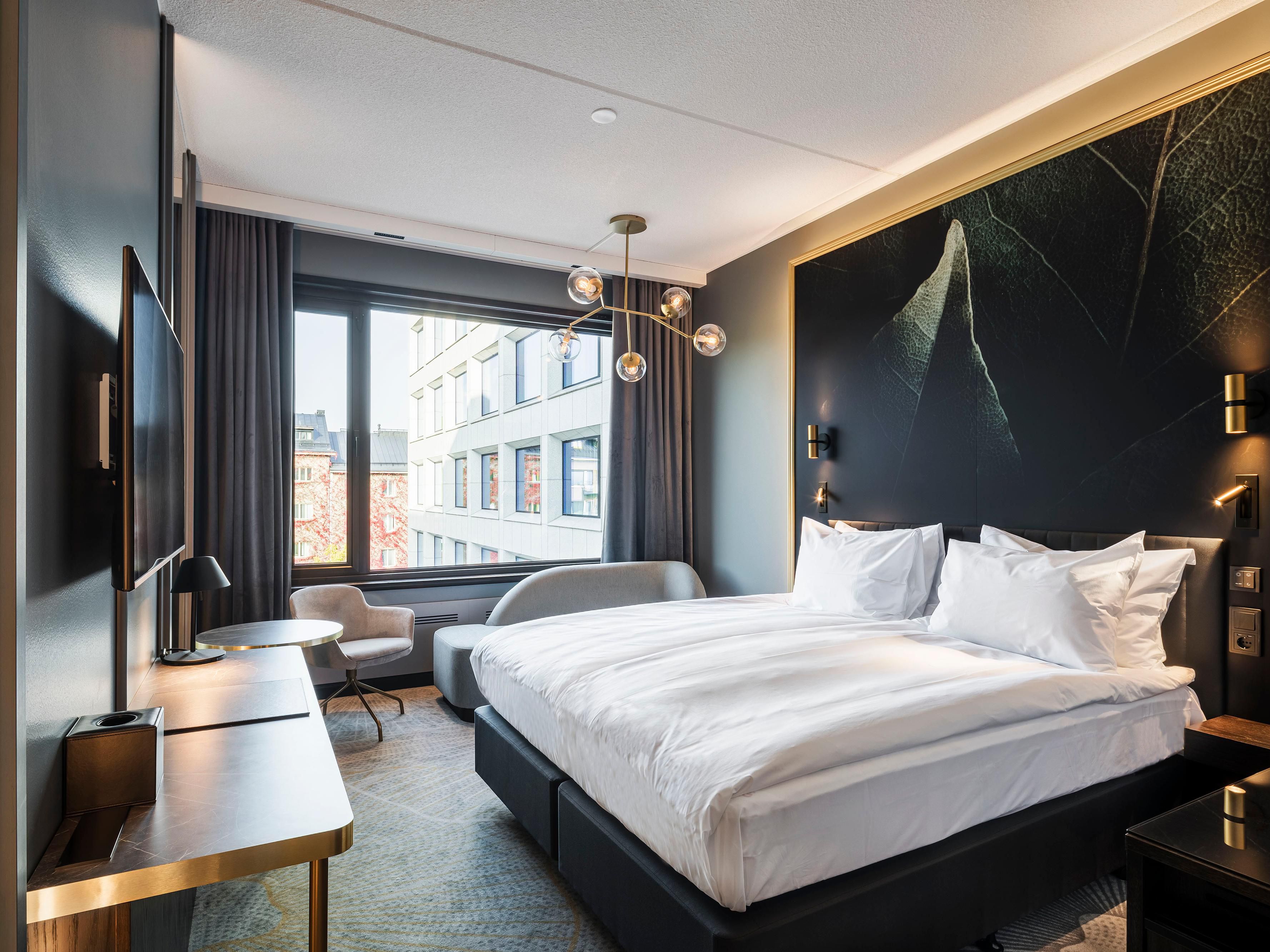 WorkLife King bed room