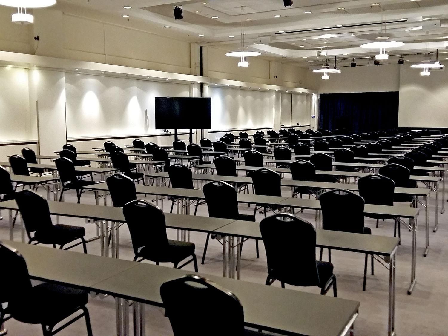 We are committed to making sure your event is just right. Our Meet with Confidence programme allows you to stay focused on your meeting objectives. That means high levels of cleanliness, clutter free event spaces and an experience that supports the wellbeing of your attendees. We aim to do everything to ensure every event is a success.