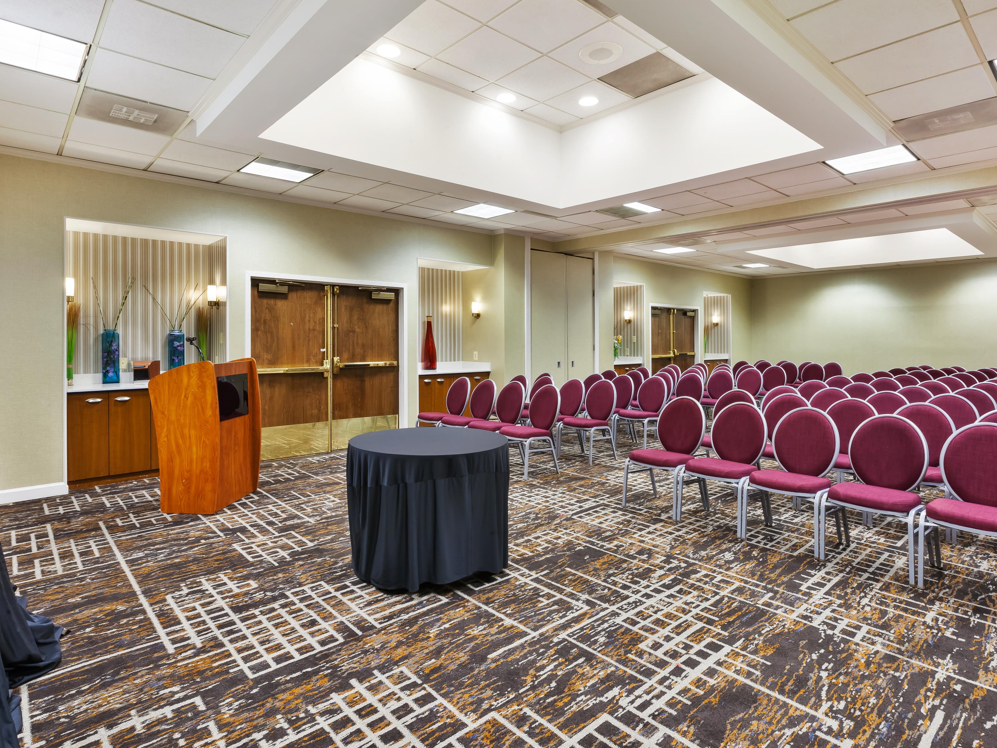 Host your next special event at our event venues in Herndon, Virginia. Our Crowne Meetings Director will help put together a picture-perfect event with in-house catering, modern décor, and top-of-the-line AV equipment. From weddings and conferences to family reunions and business events, our flexible meeting space can accommodate it all. 