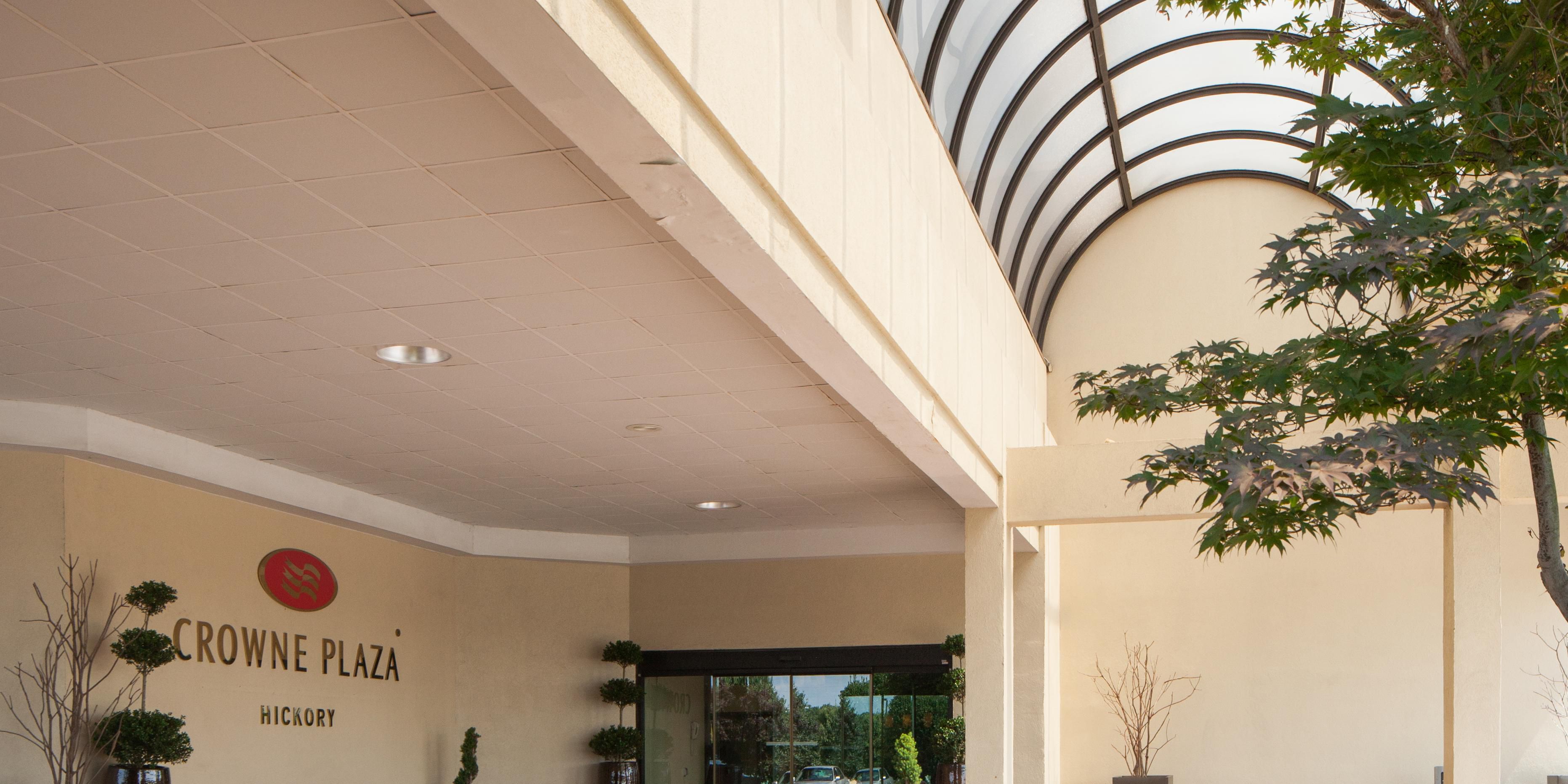 $hotelInfo.mediaDetails.welcomePhotos.primaryPhoto.caption}