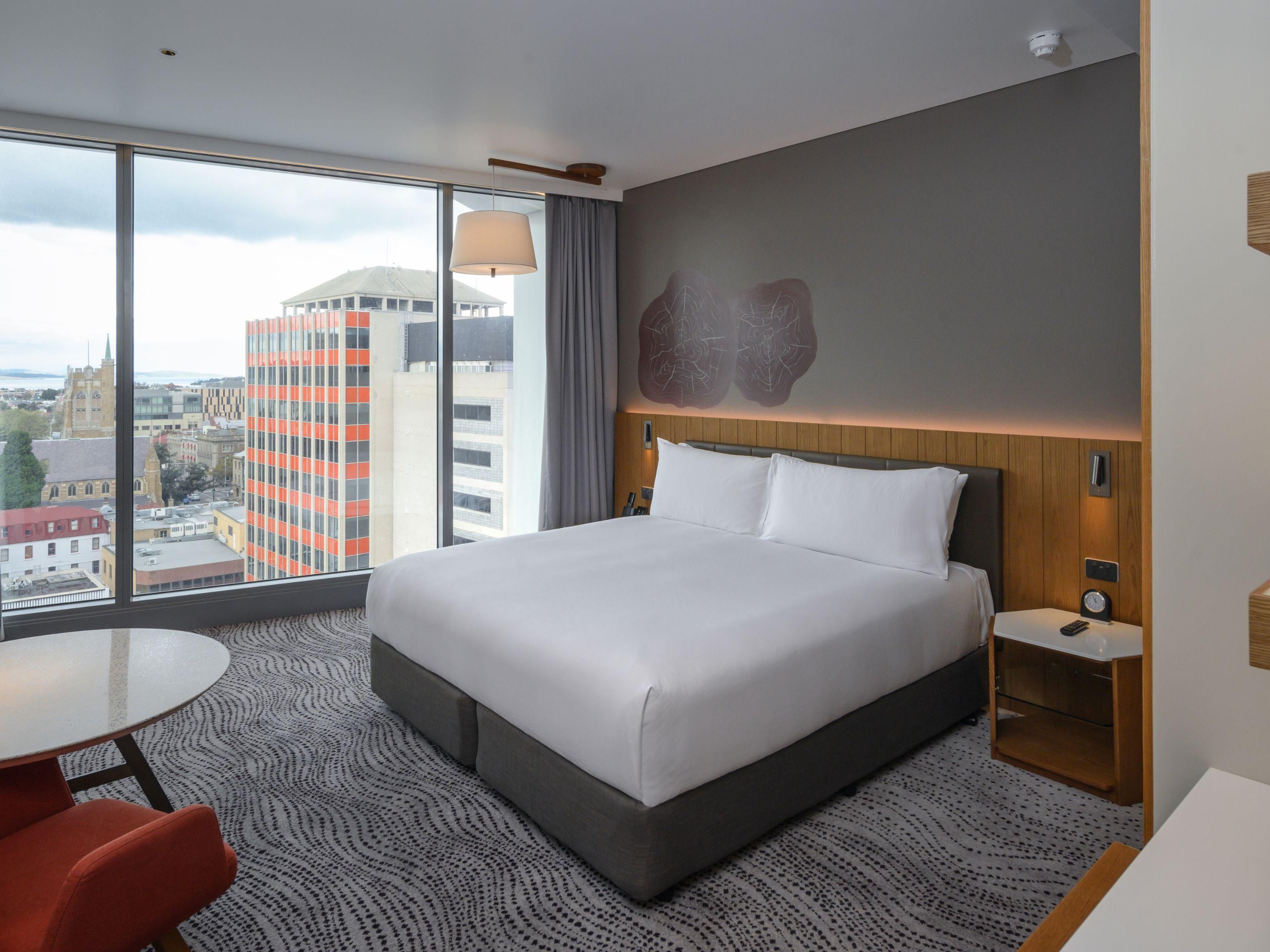 1 King Standard Accessible