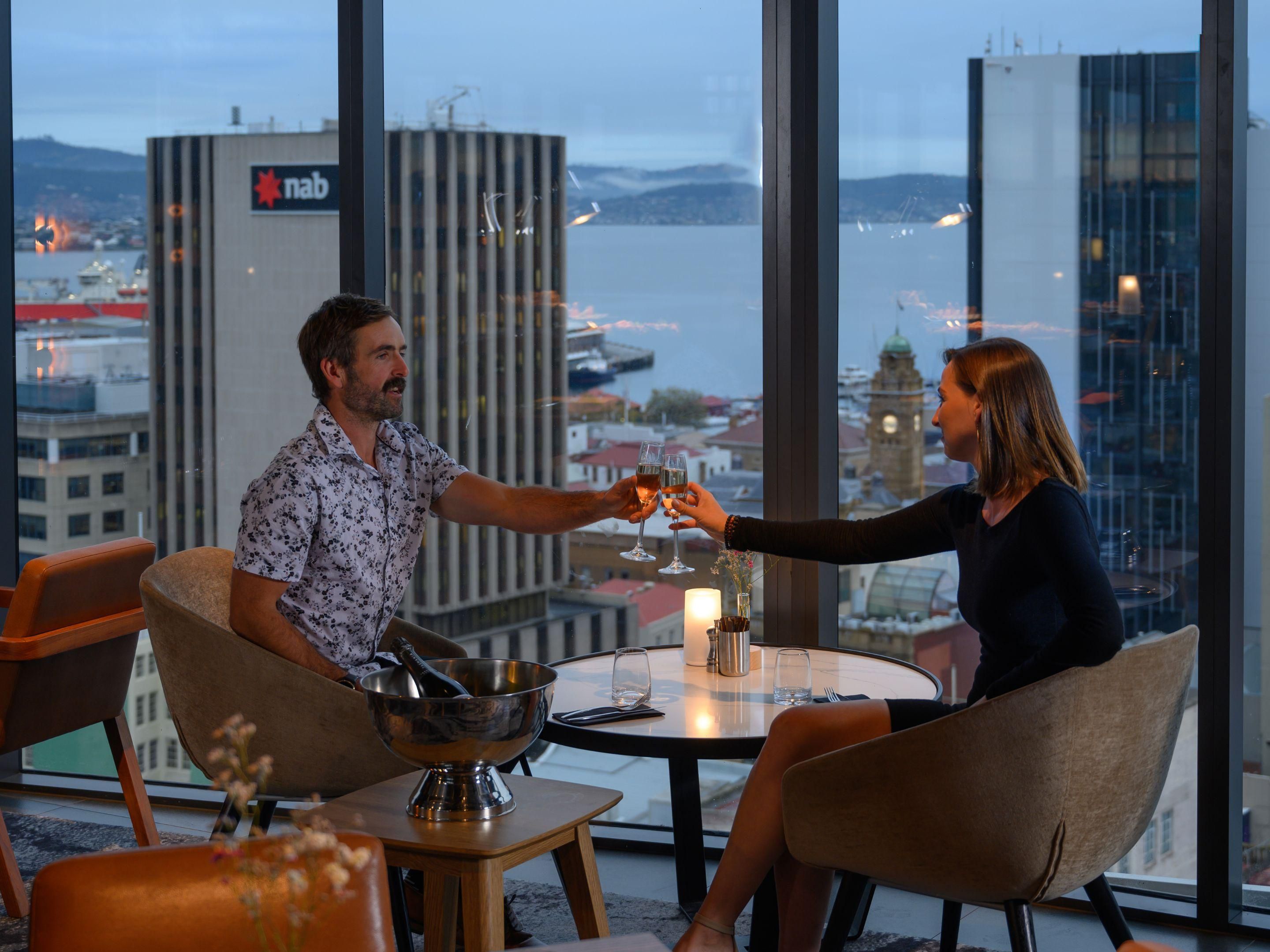 Elevate your stay at Hobart’s only Club Lounge, perched on Level 12 with panoramic city views. Enjoy exclusive perks including buffet breakfast, evening canapés and drinks from 5–7 pm, all-day tea and coffee, and 2-hour meeting room access. Whether unwinding or working, it’s the perfect setting for both.