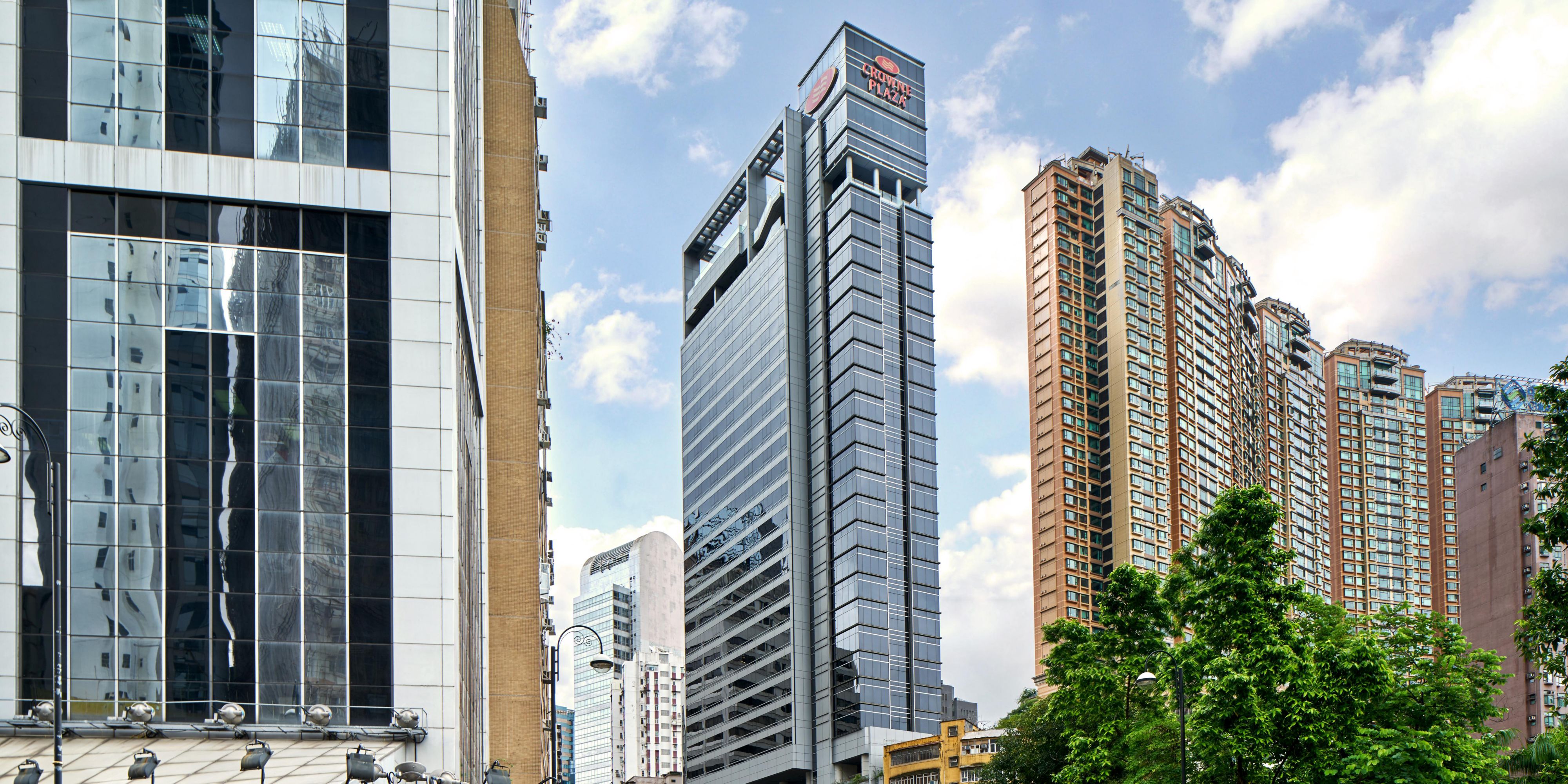 $hotelInfo.mediaDetails.welcomePhotos.primaryPhoto.caption}