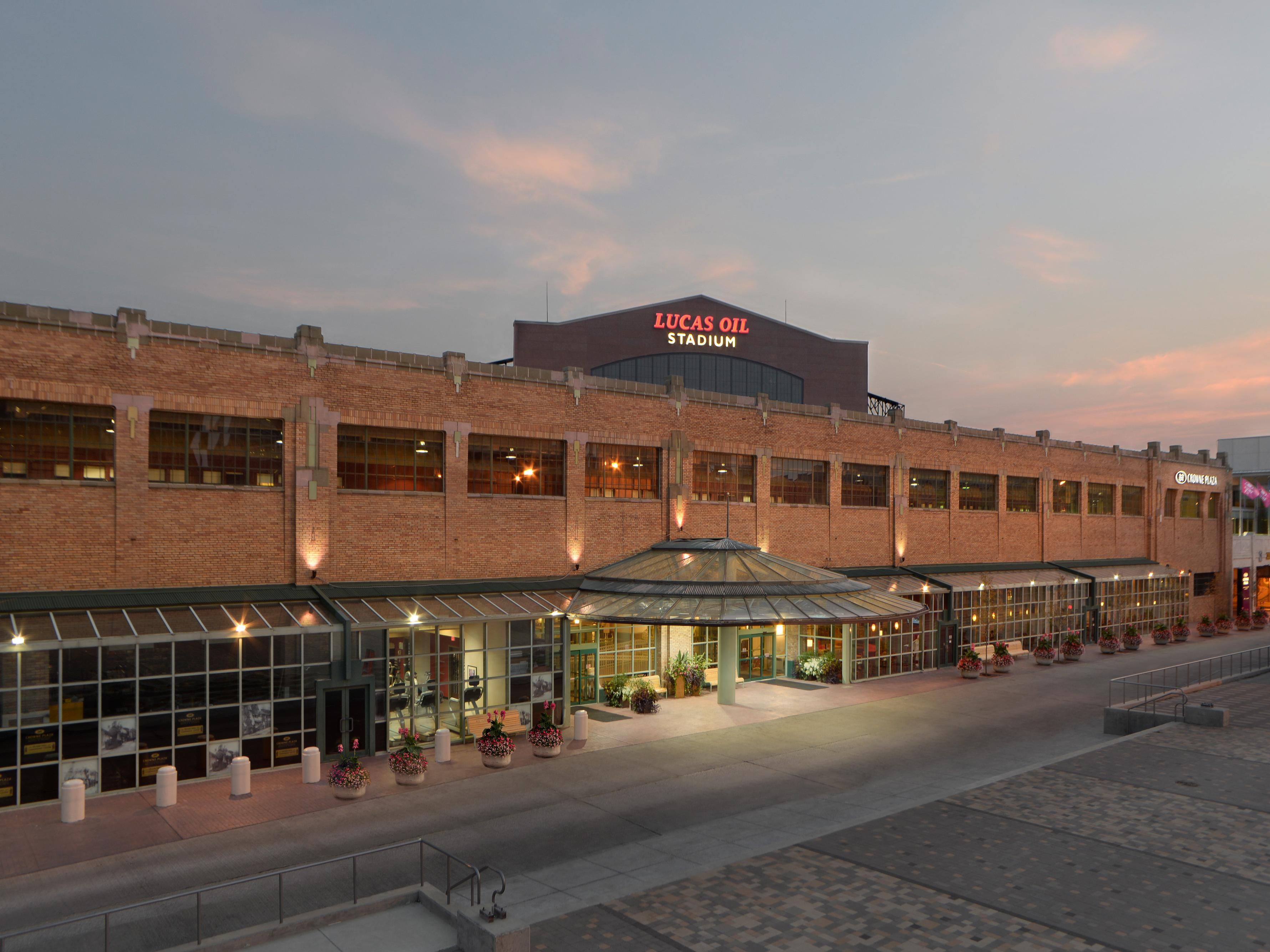 Our hotel is in the heart of downtown Indy. If you're a sports enthusiast, you can't find a better location. We're steps away from Lucas Oil Stadium, home of the Indianapolis Colts. The Indiana Pacers' home at Gainbridge Fieldhouse is a few short blocks away. From shopping and dining to sports and museums, we're in the center of it all. 