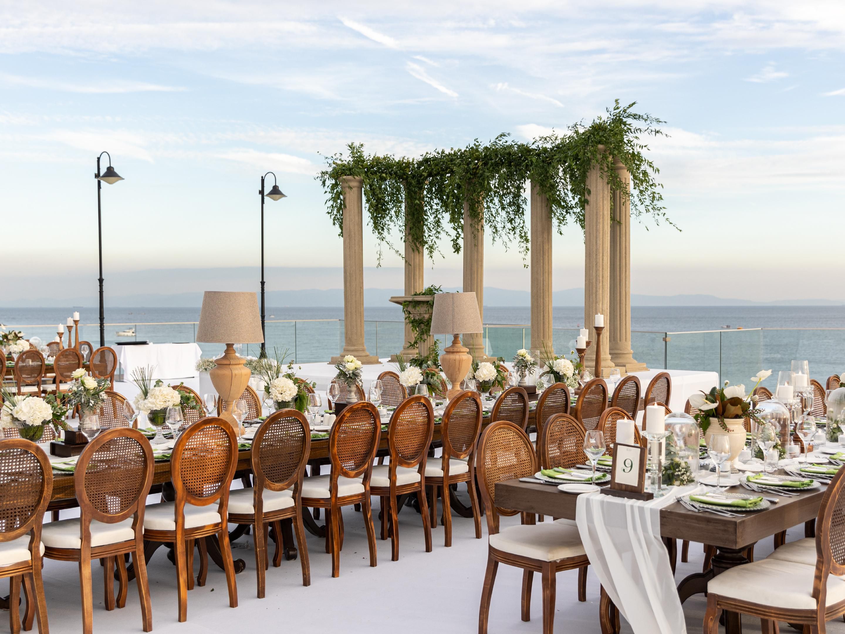 You have reached the final step to happiness. Everything started off beautifully; now it is time for an unforgettable night. If you prefer to say "I do" with a unique landscape combining green and blue outdoors, we have the La Brise Terrace, the Fabula Terrace, the Sardinia Event Garden, and the Salamina Winter Garden.