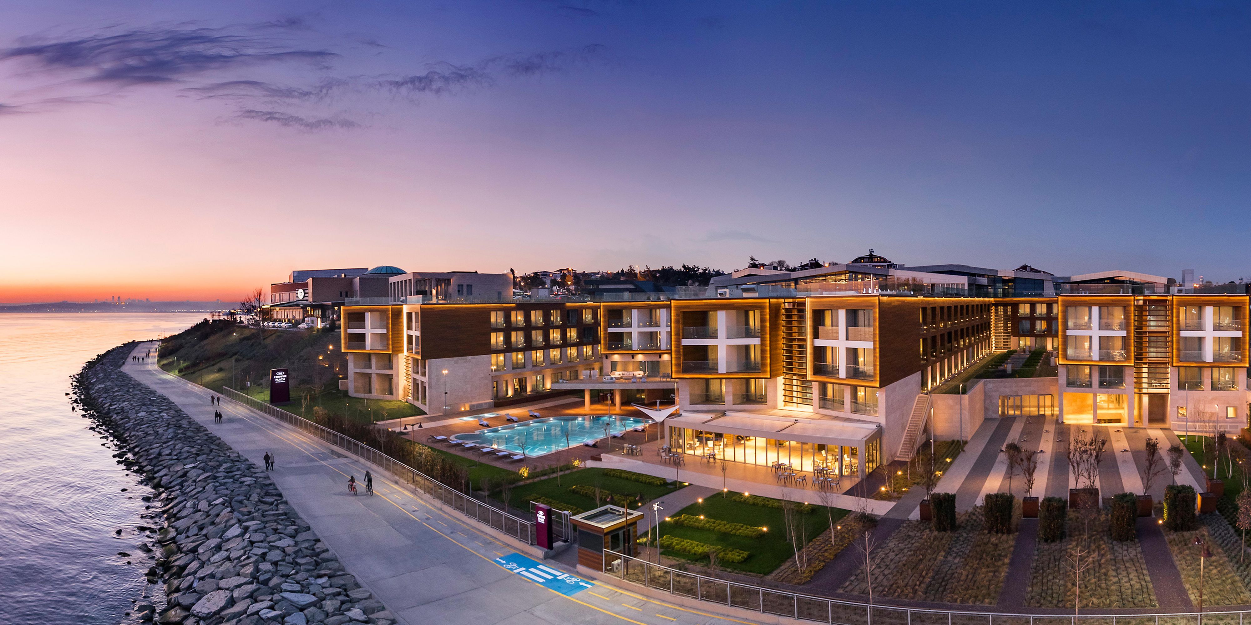 $hotelInfo.mediaDetails.welcomePhotos.primaryPhoto.caption}