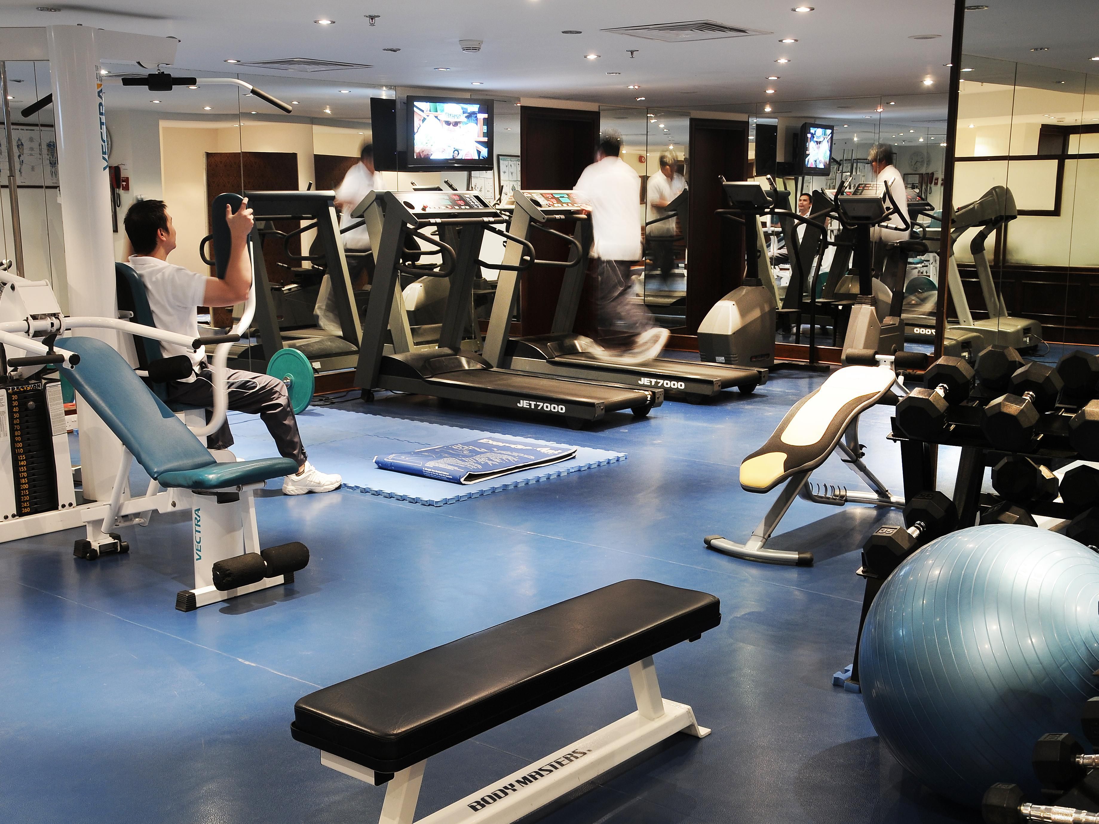 Focus on your strength, stamina, and flexibility at our state-of-the-art gym in the top 5-star hotel in Jeddah. Elevate your workout in a setting designed to energise your routine and equipped with modern machines and training essentials. With thoughtful details and a motivating atmosphere, your wellness goals find the space they deserve.