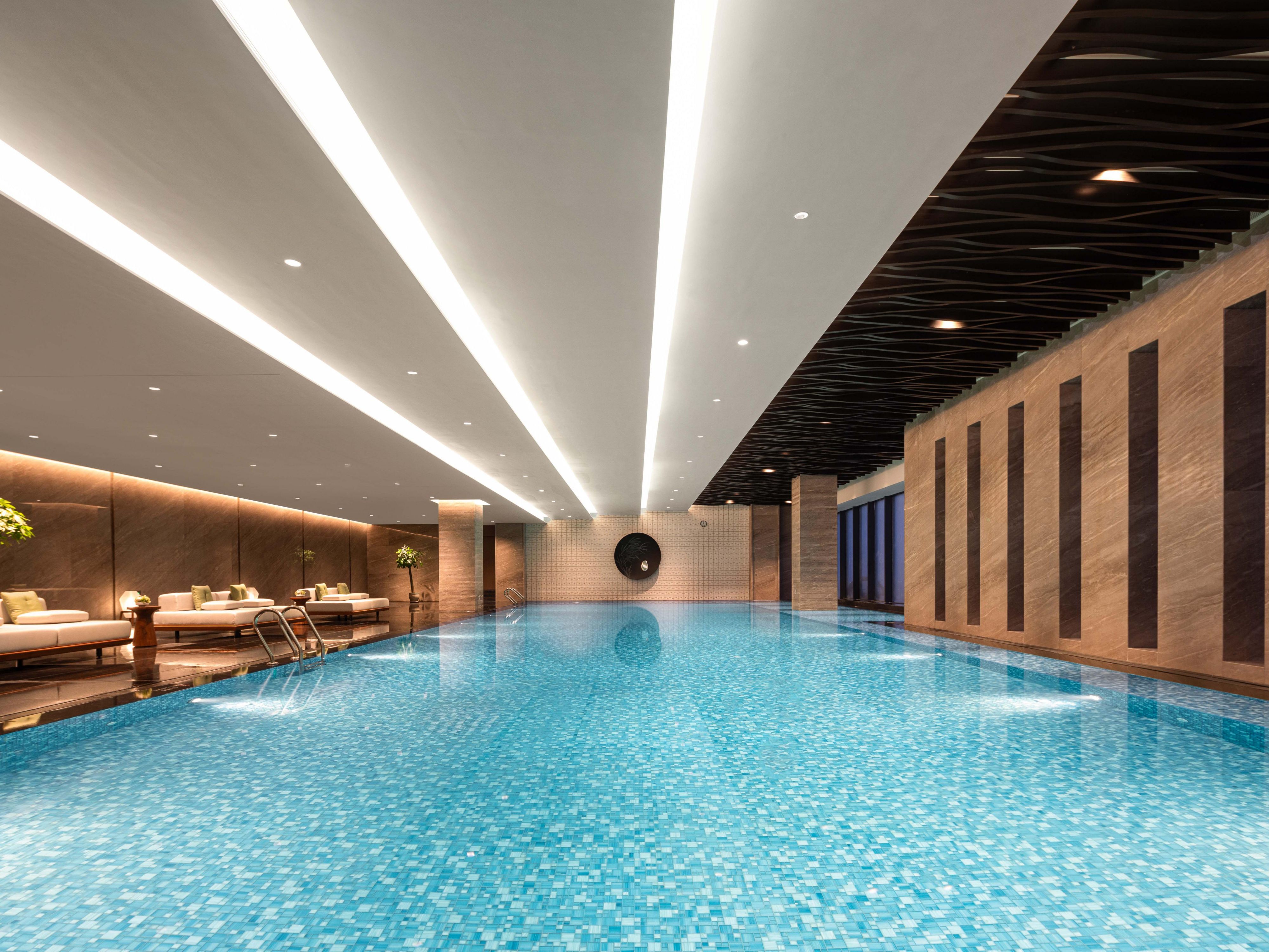 室内恒温游泳池