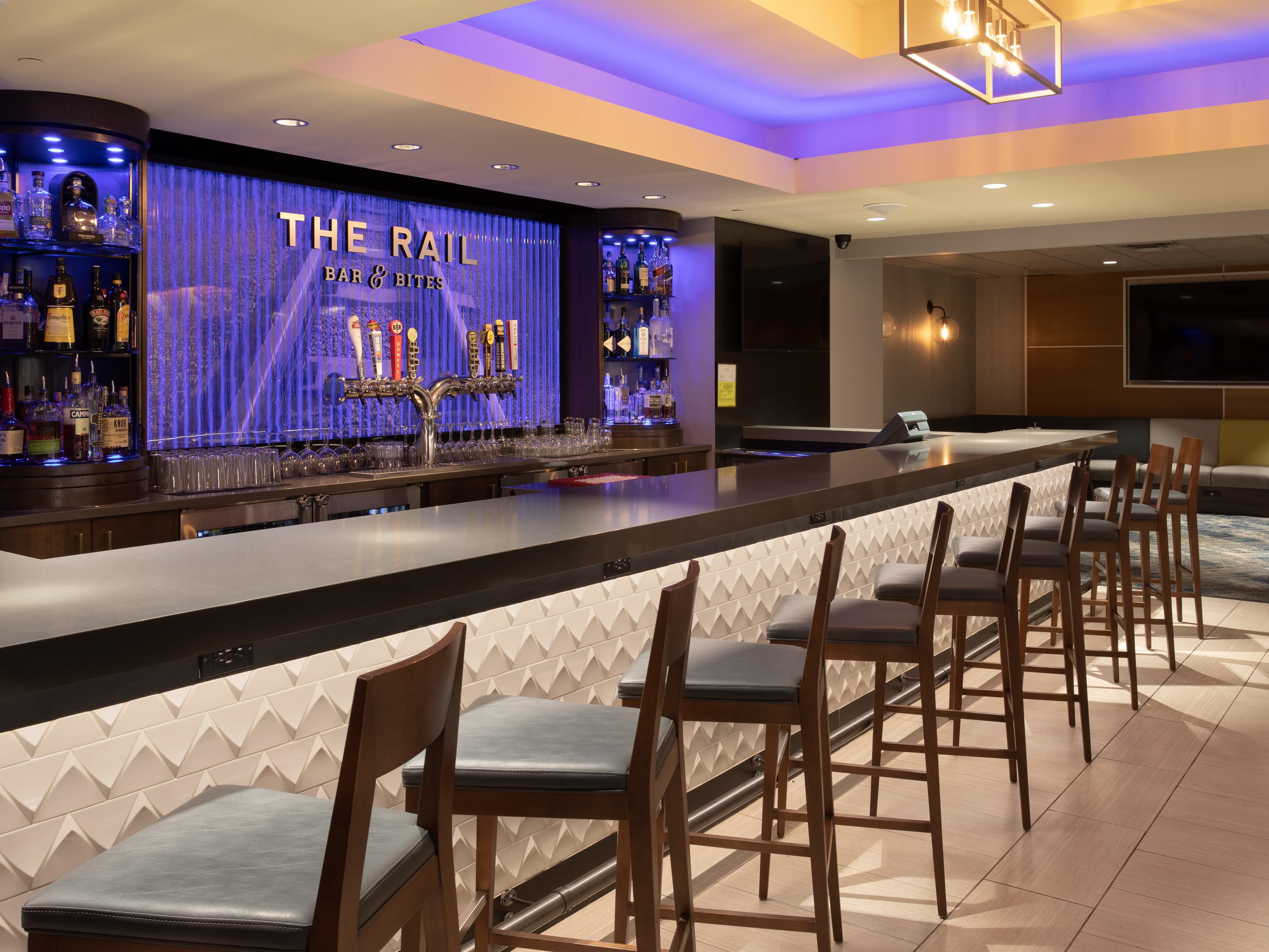 Located adjacent to the lobby, The Rail Bar & Bites is our newly renovated bar and lounge serving up bold wines, creative cocktails, and local Kansas City brews. End your workday here with hand-crafted drinks and delicious appetizers as you catch up with colleagues or sip on craft beer with friends before venturing out into Kansas City.