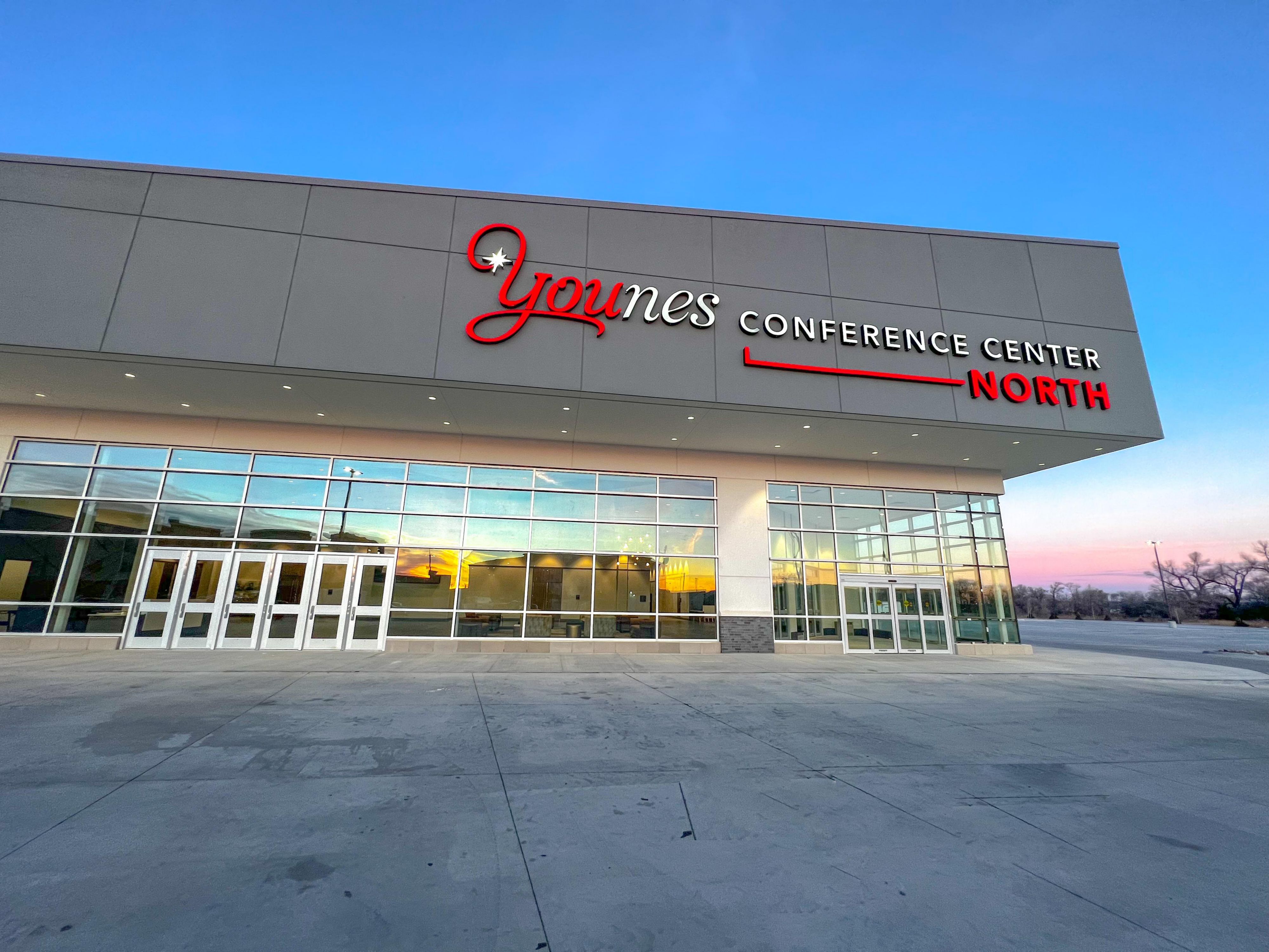 Crowne Plaza® Kearney is conveniently attached to the Younes Conference Center North, the ideal venue for planning or attending conferences, meetings, and events in Kearney. With over 70,000 square feet of meeting space, beautiful ballrooms and breakout rooms, our Crowne Plaza Director will help you plan every detail of your special event.