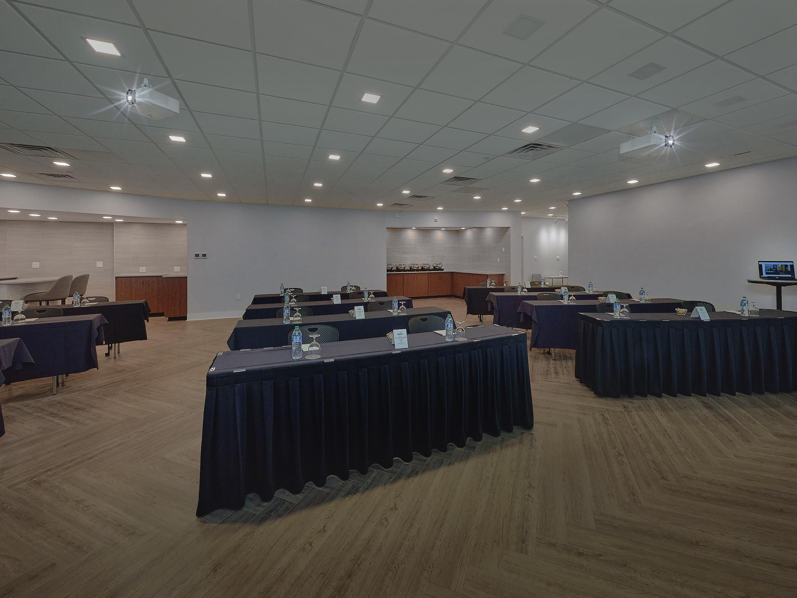 Host meetings and special events in our sophisticated spaces with state-of-the-art audio and visual technology, three 130” screens, casting capabilities, and built-in sound. From boardrooms to ballrooms, with 15,670 sq ft and 10 versatile venues for up to 1,000 guests, we turn ordinary gatherings into extraordinary events.