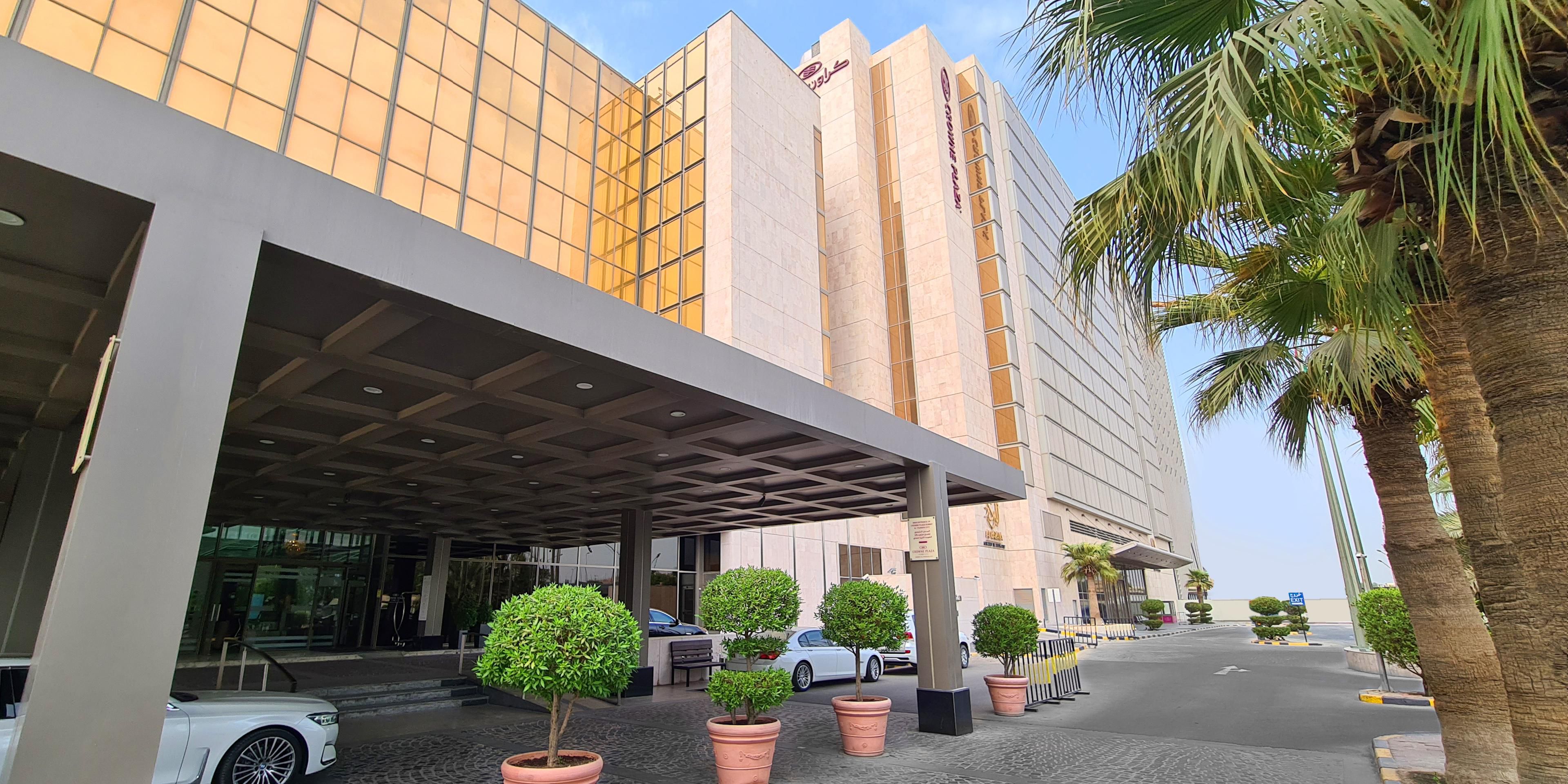 $hotelInfo.mediaDetails.welcomePhotos.primaryPhoto.caption}