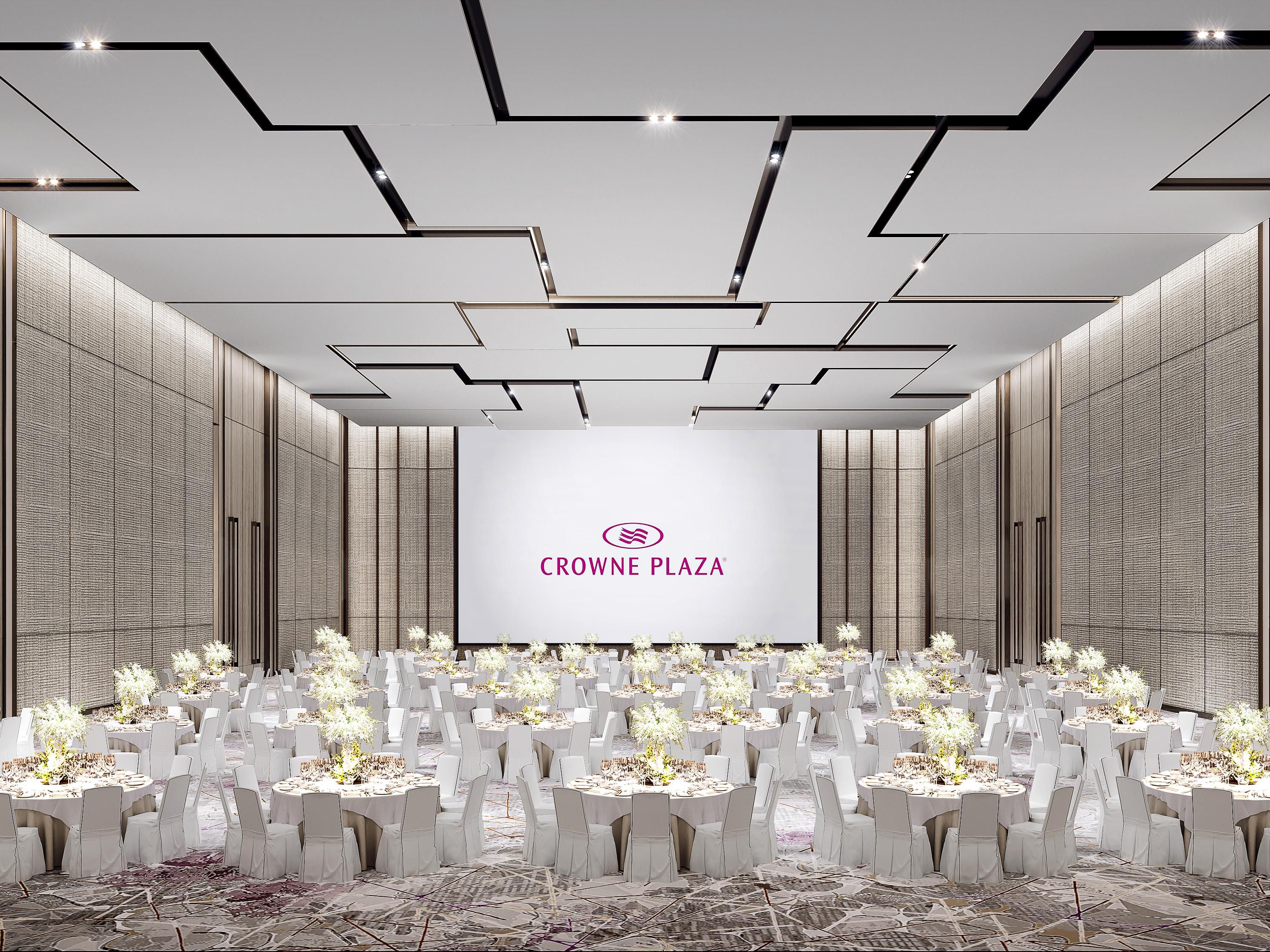 The hotel is conveniently located, with a large banquet hall of more than 1200 square meters, which is one of the few large conference venues in the New District. The hotel is equipped with a professional conference team to provide professional services for business events.