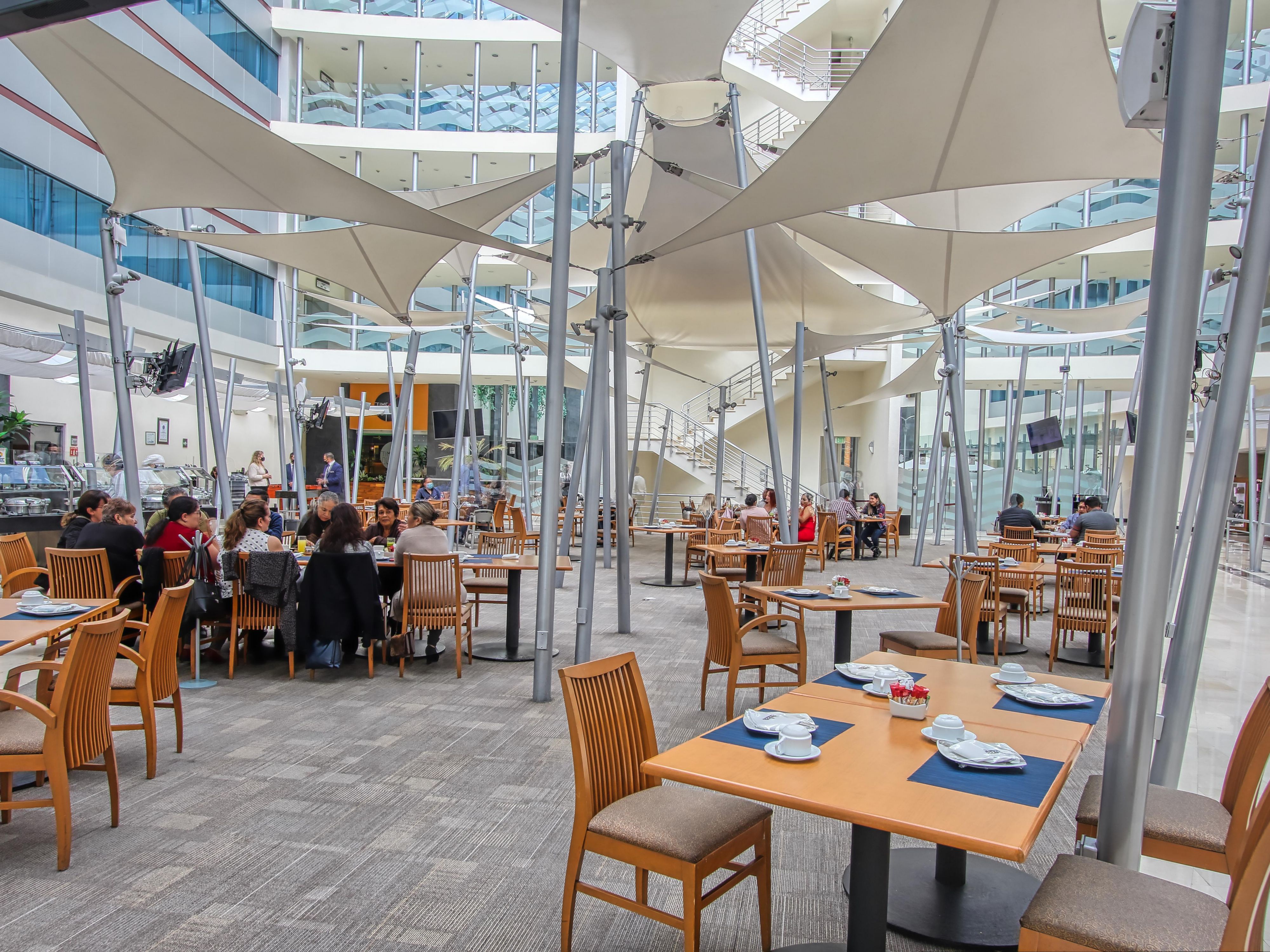 Enjoy the dishes of Shine Restaurant as a guest or as a visitor, everyone is welcome.