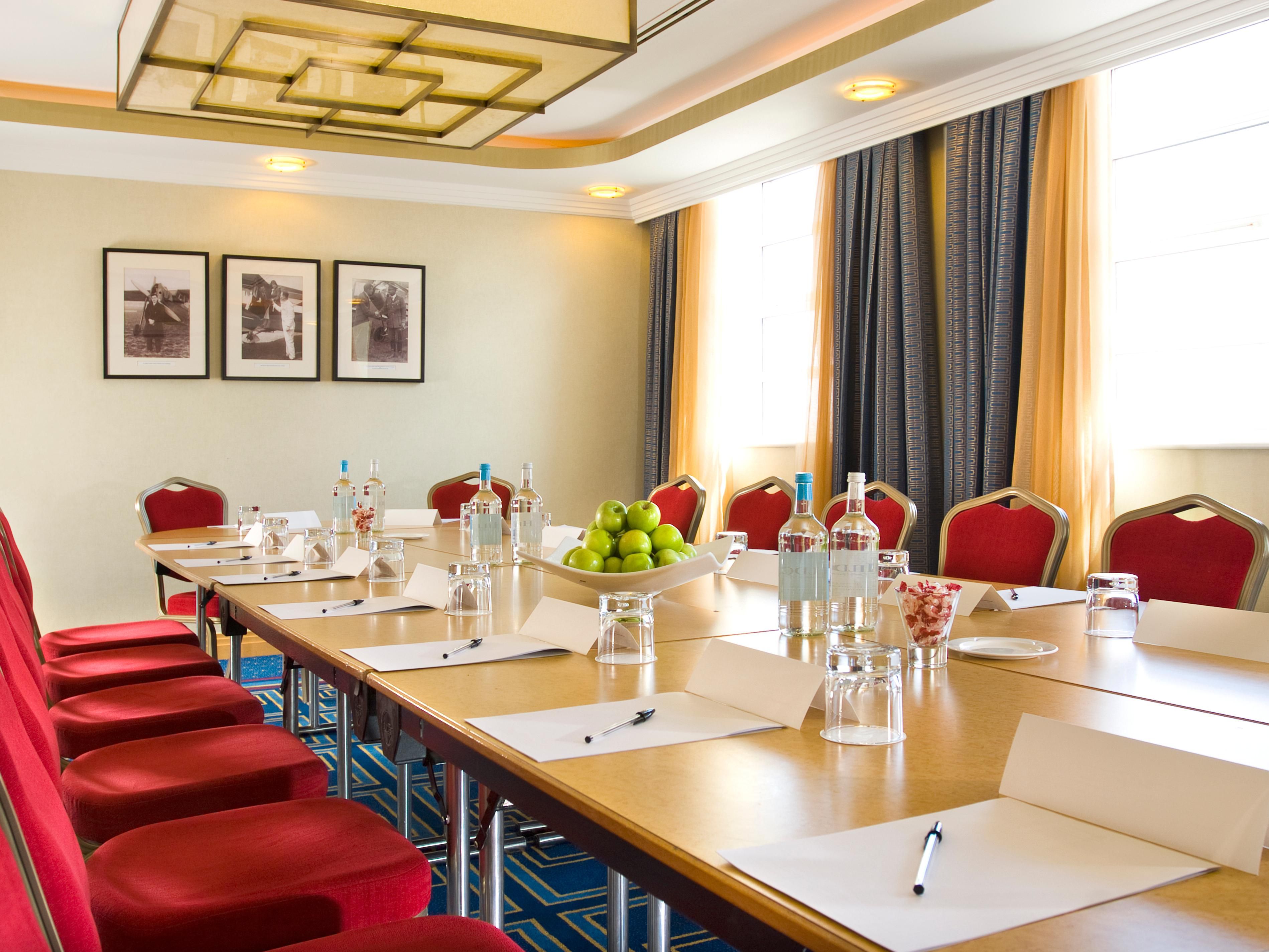 We have a range of meeting rooms available to suit any corporate requirement. So, if you're looking for a productive meeting space in Liverpool for interviews, larger presentations or conferences, our hotel meeting facilities have it all.