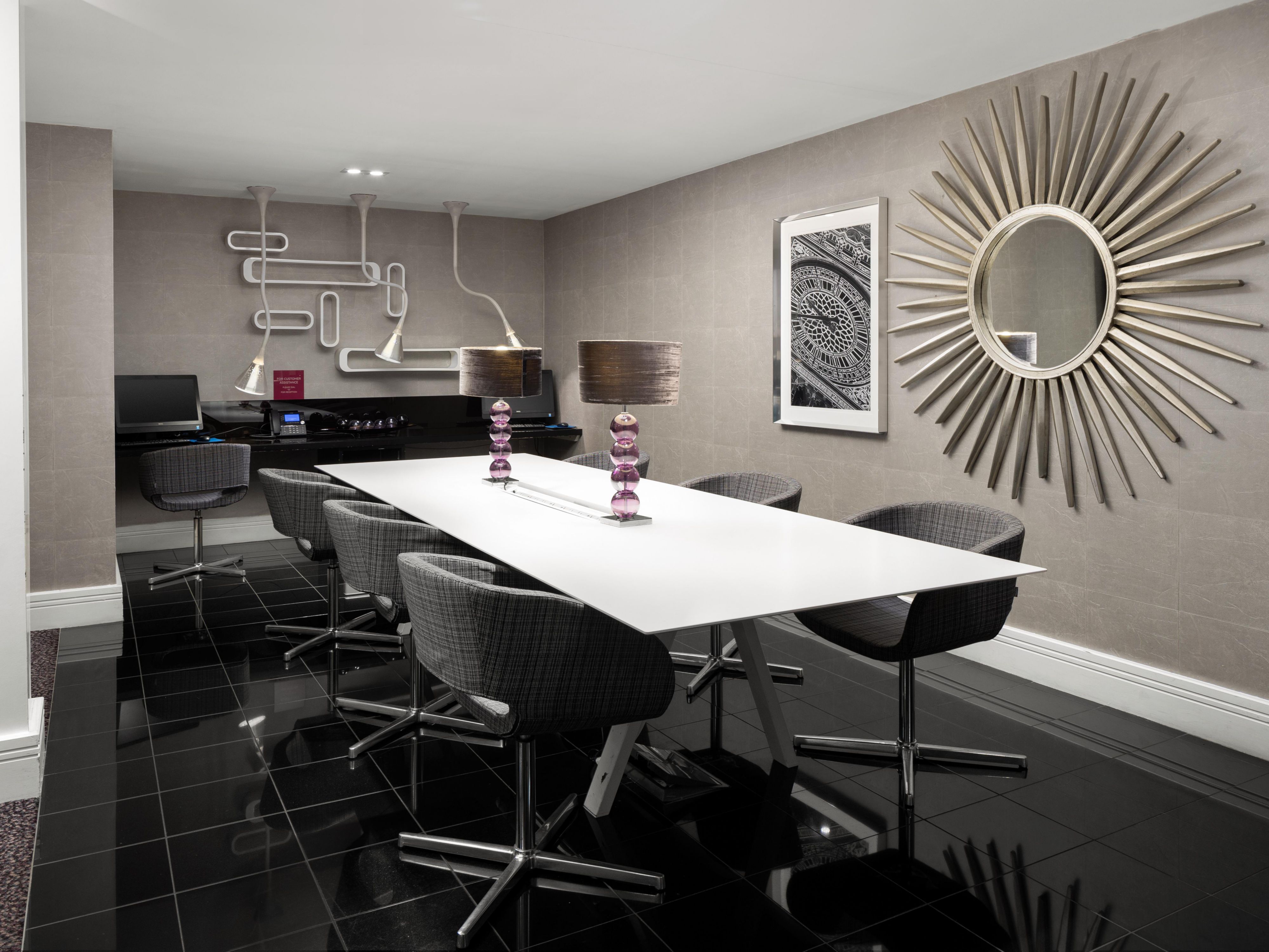 Club Floor Lounge