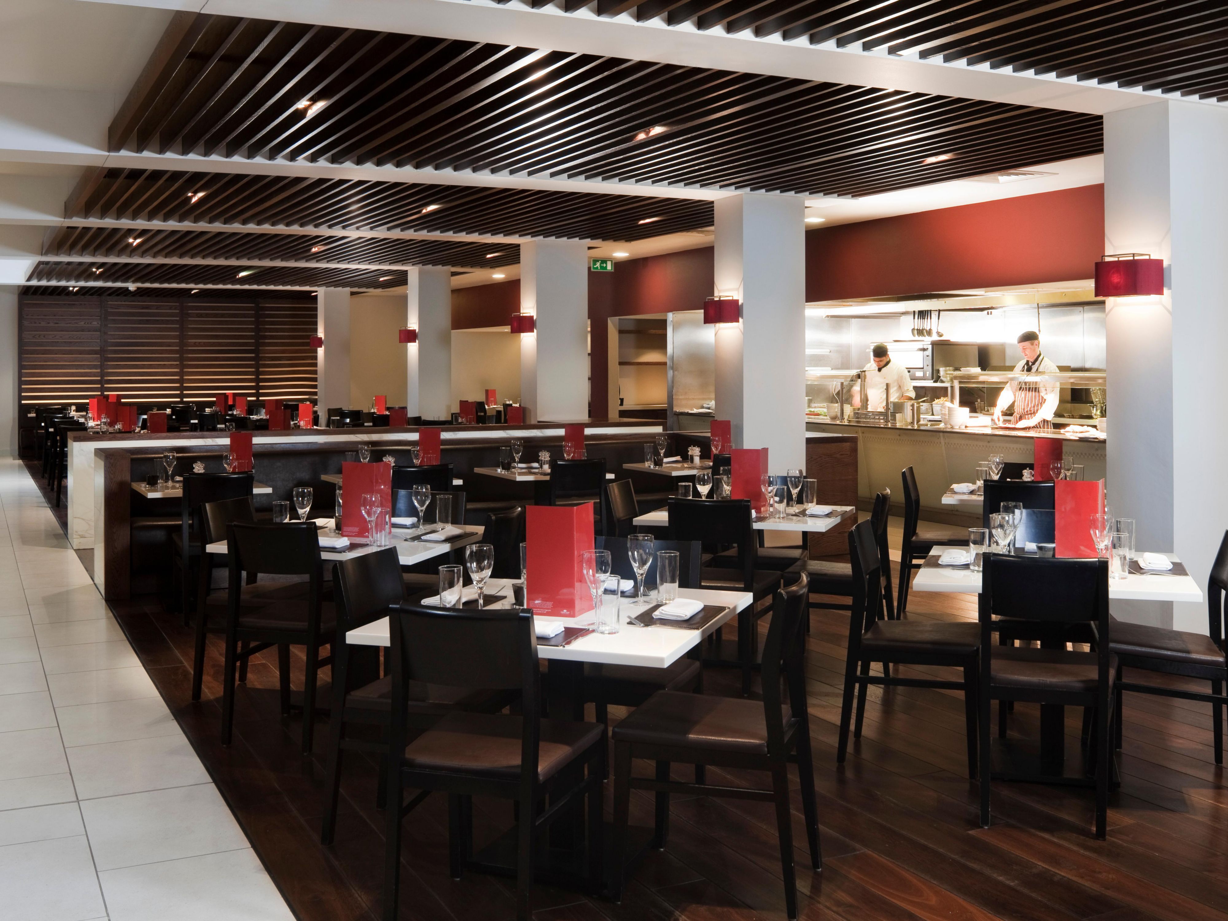 We offer a range of dining options to suit all tastes. Orwell’s Brasserie is open for breakfast and dinner serving modern British cuisine with international flavours and a twist on the classics or choose the elegant Eriki, with its award winning Indian cuisine.  Relaxed dining is available in Dr O’Driscolls Irish bar. 