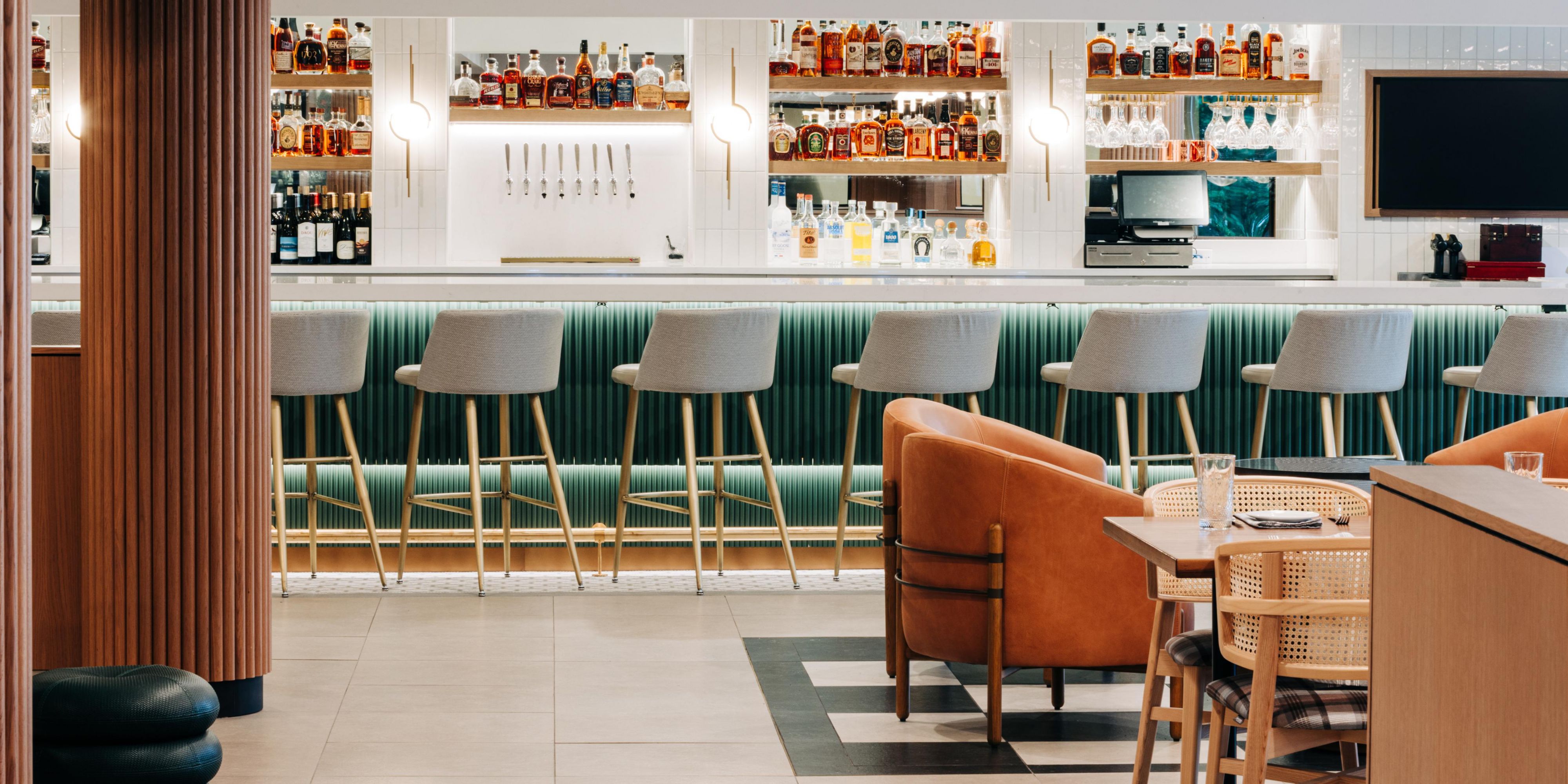 $hotelInfo.mediaDetails.welcomePhotos.primaryPhoto.caption}