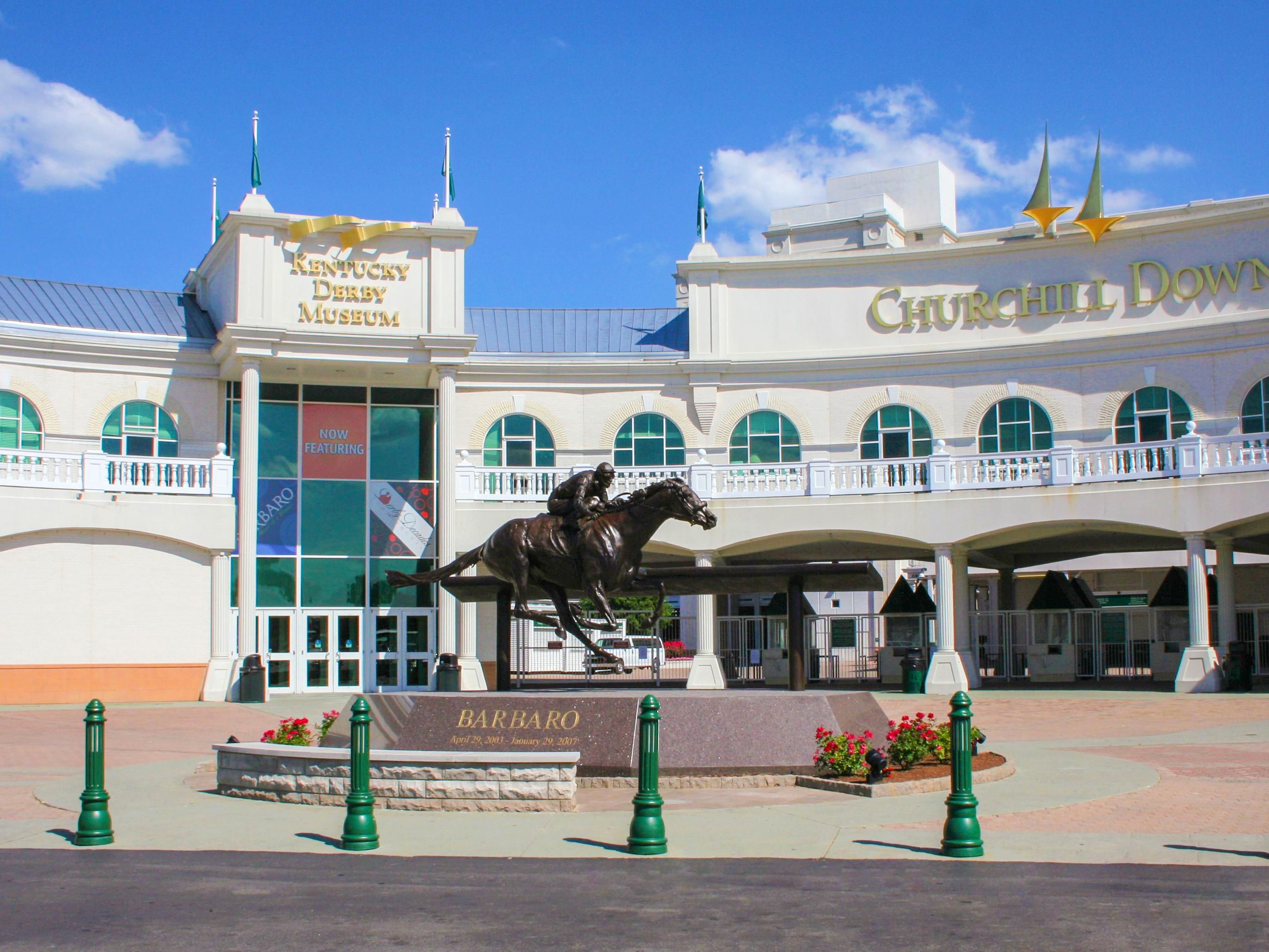 Delve into the traditions and history of the Kentucky Derby at this nearby museum, offering interactive exhibits and guided tours for an immersive experience. 