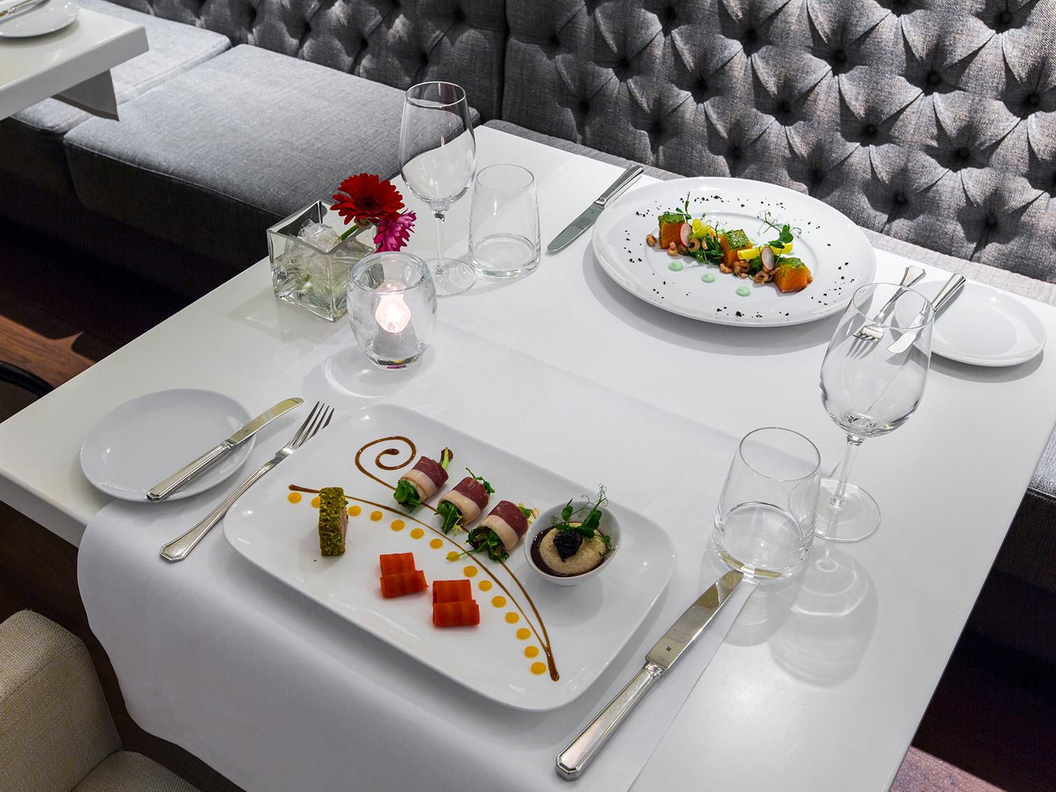 Tulip Table Treats brings the heart of Dutch culinary tradition to your table with a delightful array of authentic and innovative dishes. Inspired by the vibrant tulip fields of the Netherlands, this collection celebrates the rich flavors and wholesome ingredients of Dutch cuisine.