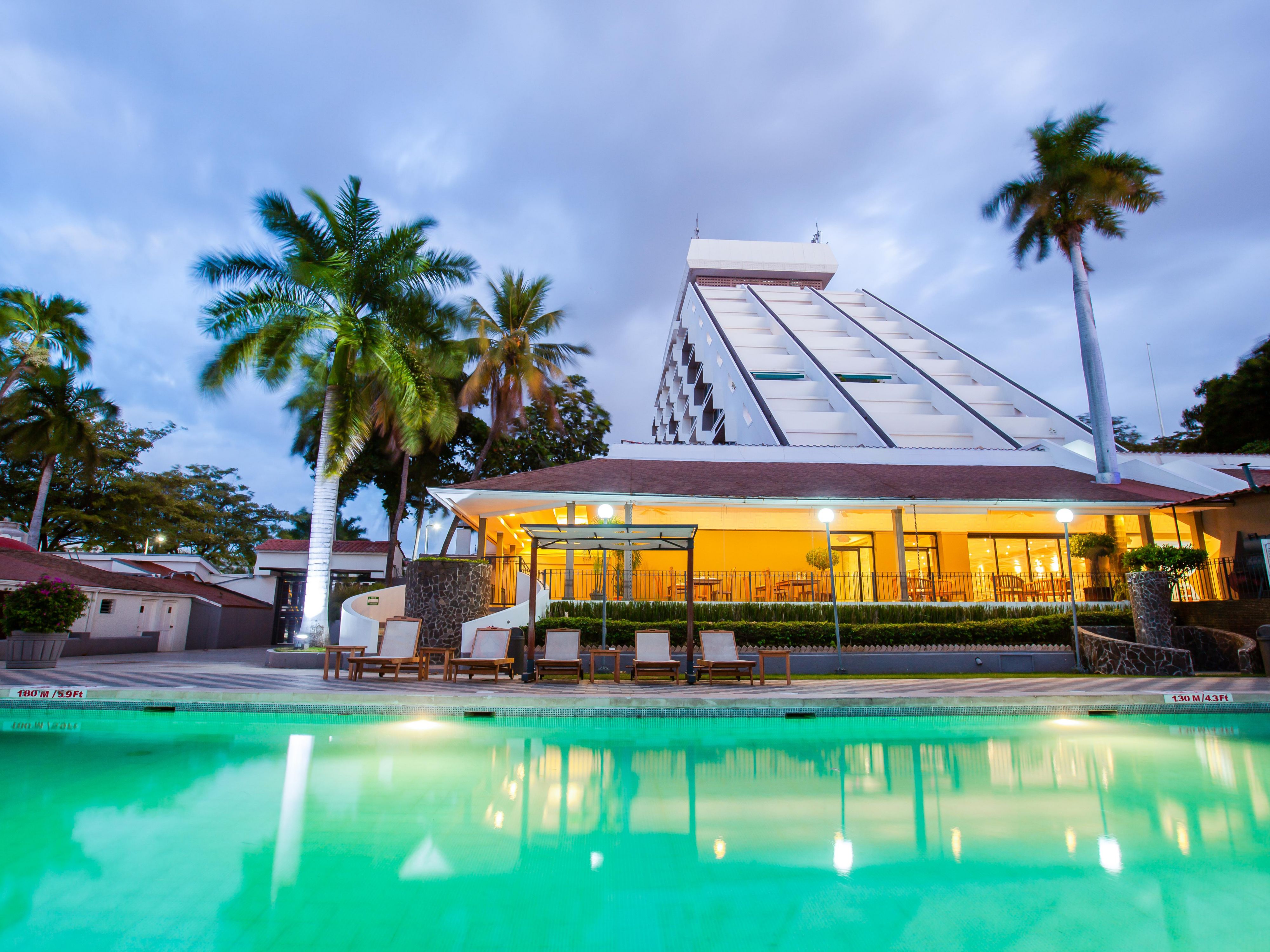 Enjoy our Day Pass Monday through Friday! Full-day access to the pool from 9AM to 5PM, plus a credit redeemable on our restaurant menu. And don’t miss our delicious barbecues on Saturdays and Sundays. Enjoy an amazing day with us!