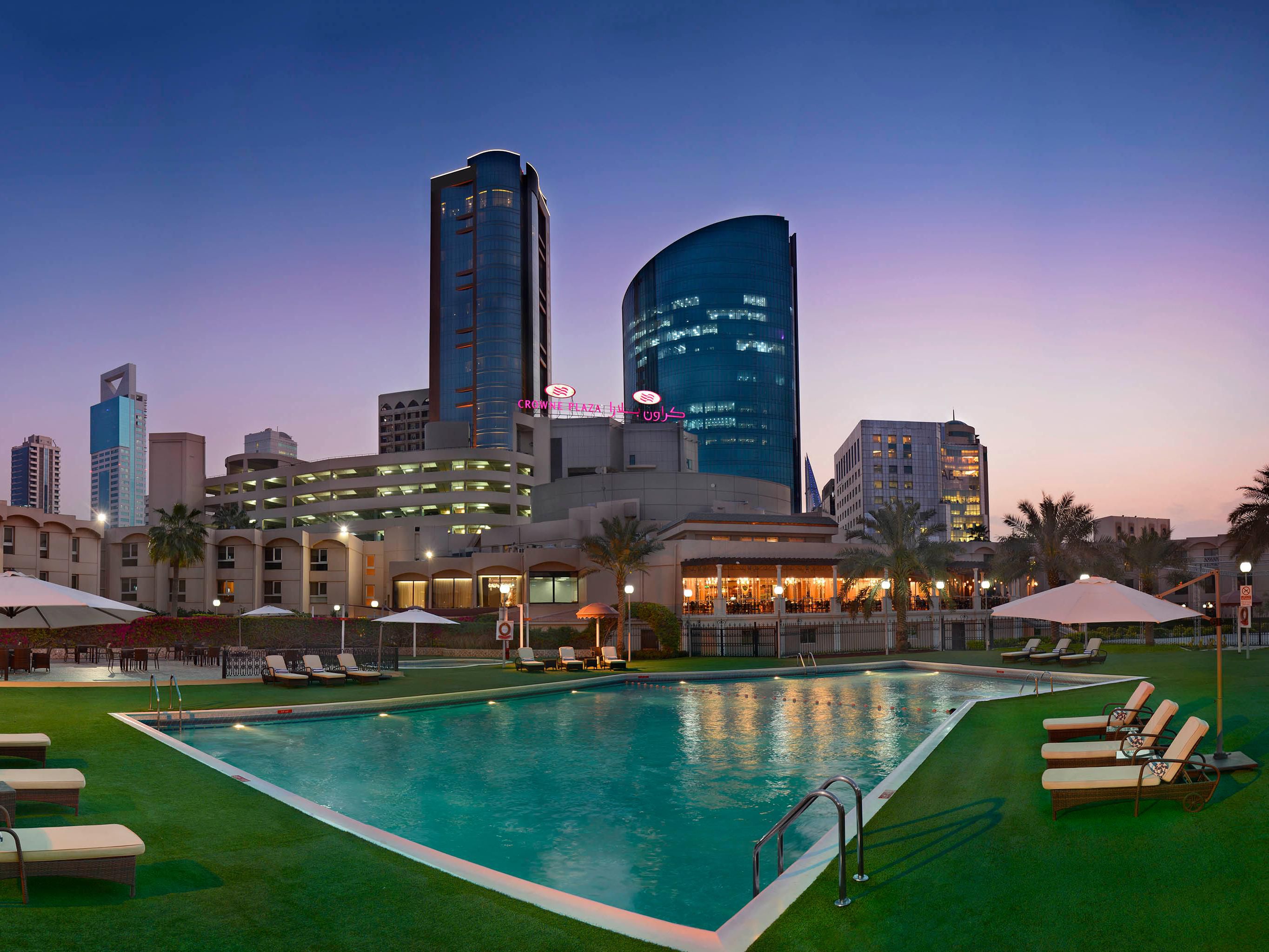 Crowne Plaza Bahrain and its temperature-controlled swimming pool is the perfect spot to clear your mind and start rejuvenating. We also offer a poolside menu suitable for every guest's needs.