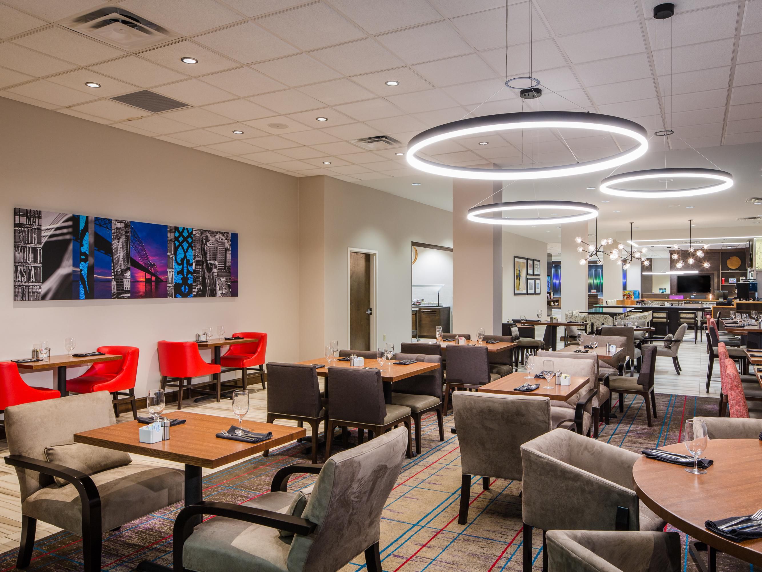 Savor Southern comfort classics at Notes & Provisions Restaurant and Bar. Start your day with a satisfying breakfast, then return in the evening for Memphis-style favorites like shrimp and grits, BBQ chicken, steak frites, and catfish express. Pair your meal with craft cocktails, curated wines, and local brews from our full-service bar.