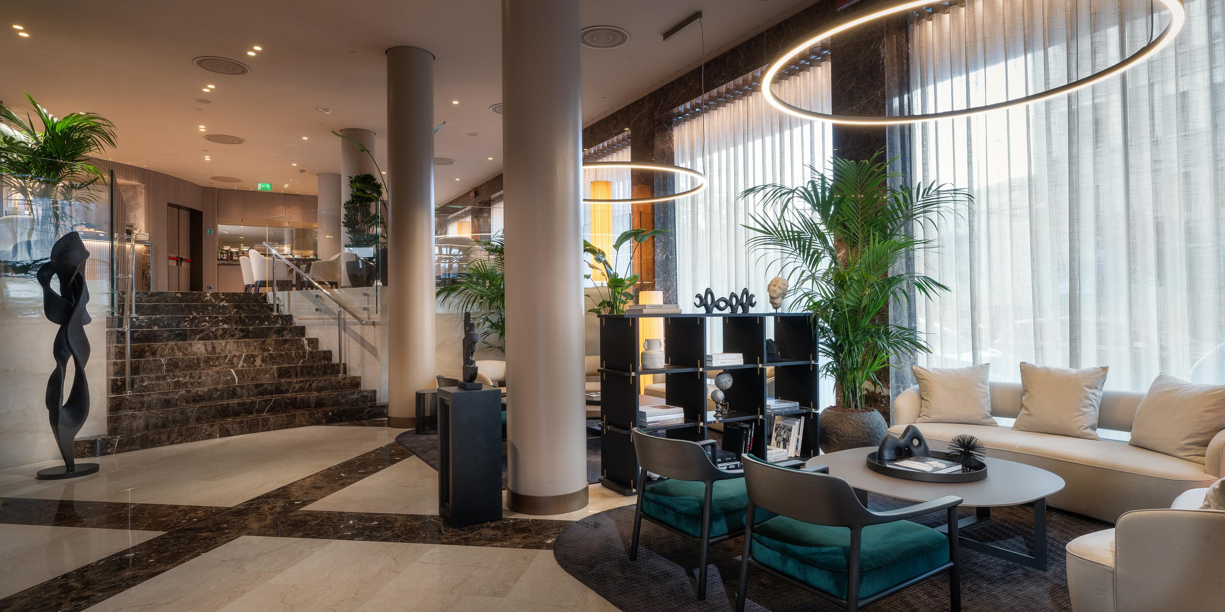 $hotelInfo.mediaDetails.welcomePhotos.primaryPhoto.caption}