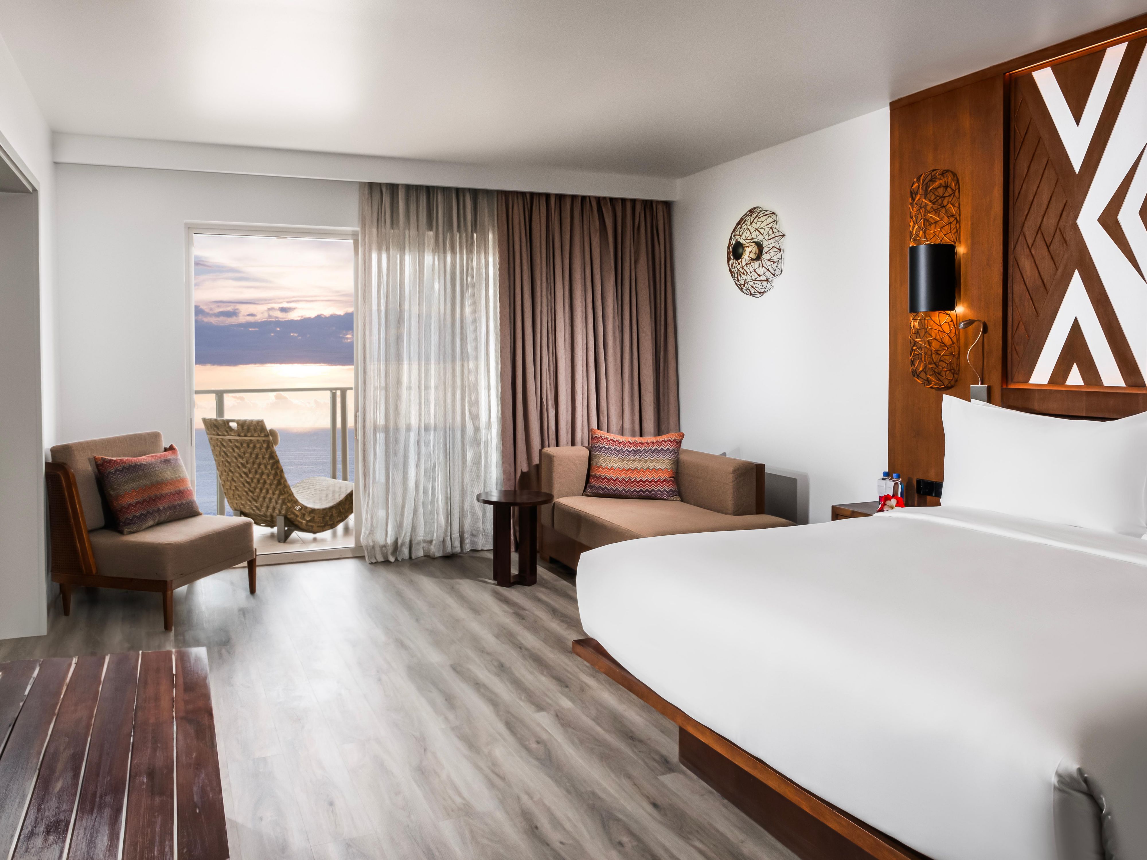 A comfortable, convenient stay for families to share sacred connections. 
Generously-sized family rooms are perfectly appointed for traveling families, with daily recreational activities for children and dedicated family and kid's pools.