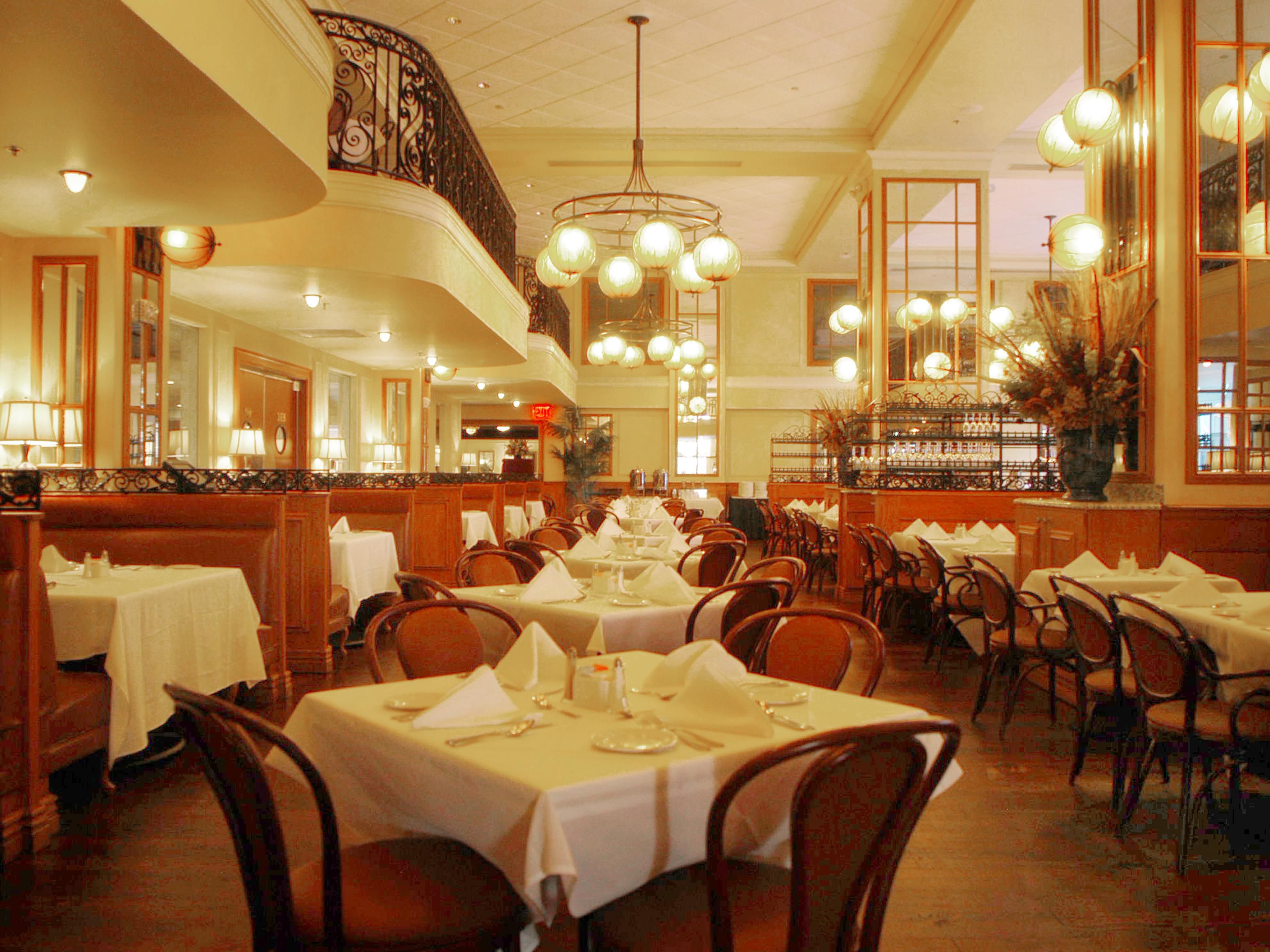 Located right inside our lobby, our New Orleans restaurant, Dickie Brennan’s Bourbon House, serves up fresh Gulf seafood, house-made gumbo, and one of the city’s best bourbon lists. It's a go-to spot for locals and travelers alike. Whether you're in for oysters or old fashioneds, this is the flavors of Creole on a plate.