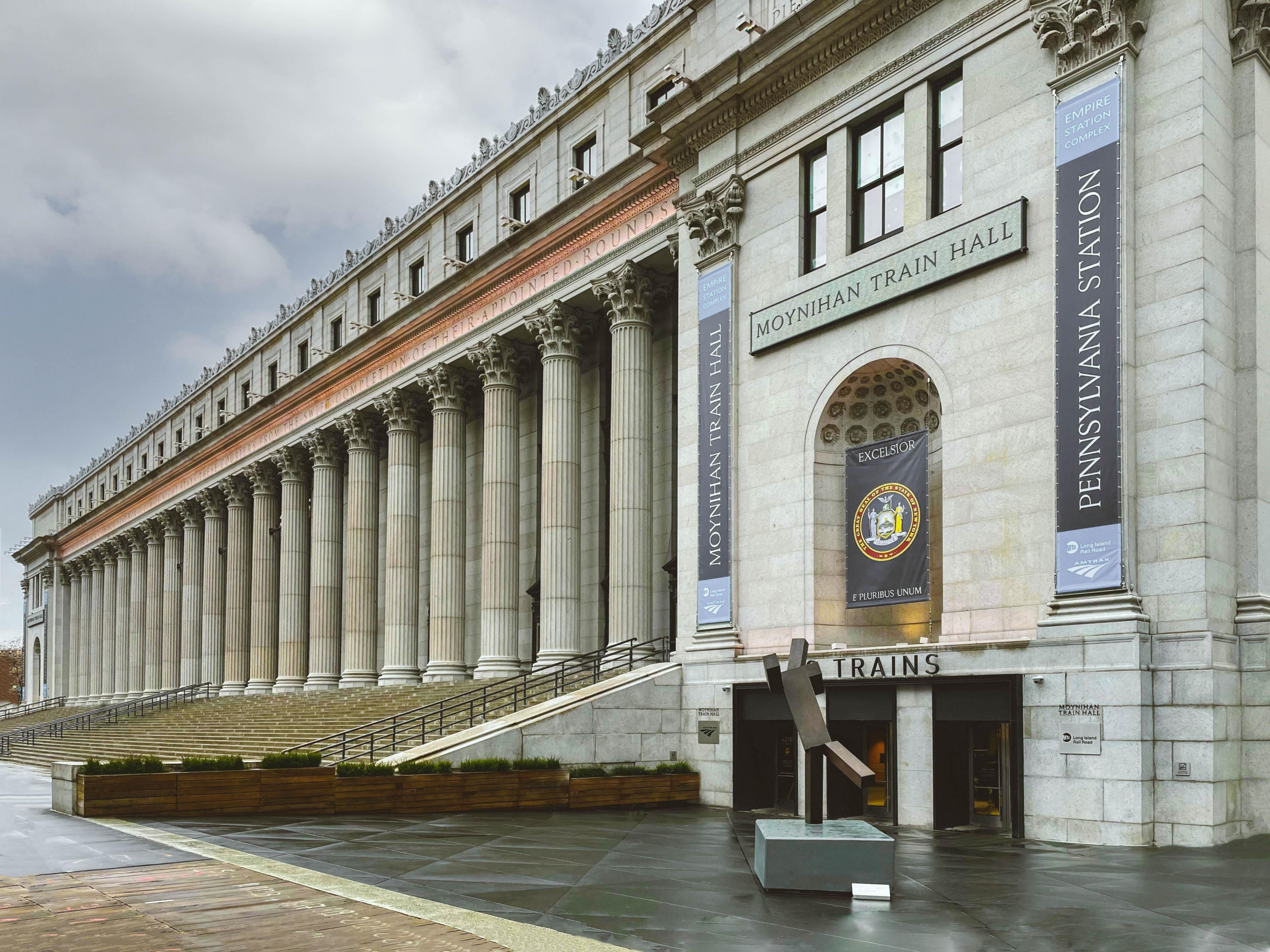 Getting to Crowne Plaza HY36 Hudson Yards is quick and convenient, with easy access from major airports, highways, and public transportation. The hotel is just steps from Moynihan Train Hall at Penn Station, and new Uber shuttle van services are available nearby at Madison Square Garden and 42nd Street & 8th Avenue.