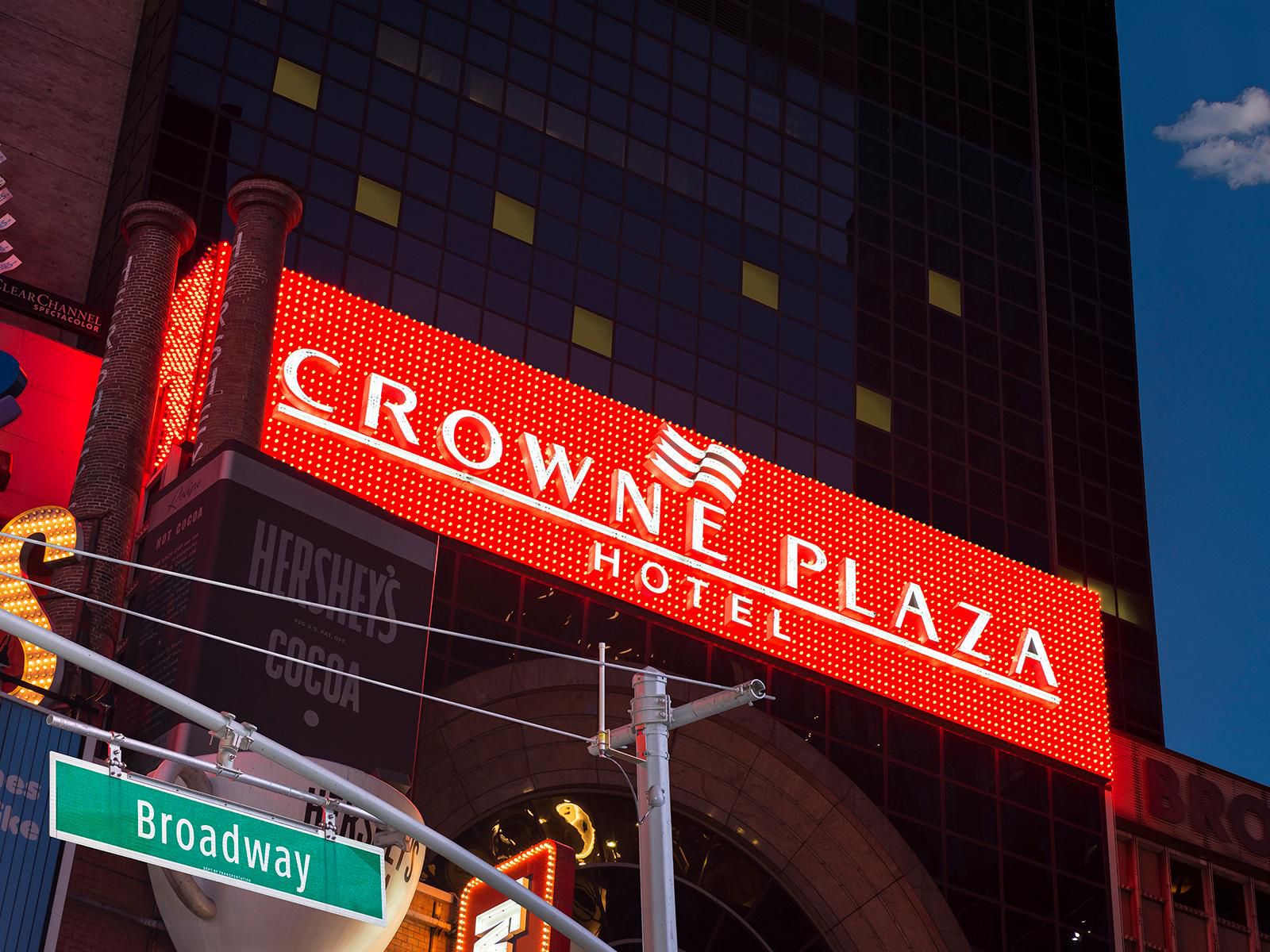  Our hotel is just steps away from the lights of Broadway! Within walking distance to every major theaters, including the iconic Gershwin, Majestic, Richard Rodgers, Lyceum, and Al Hirschfeld, you can easily catch the latest hit shows and immerse yourself in the vibrant culture of New York City's theater district.